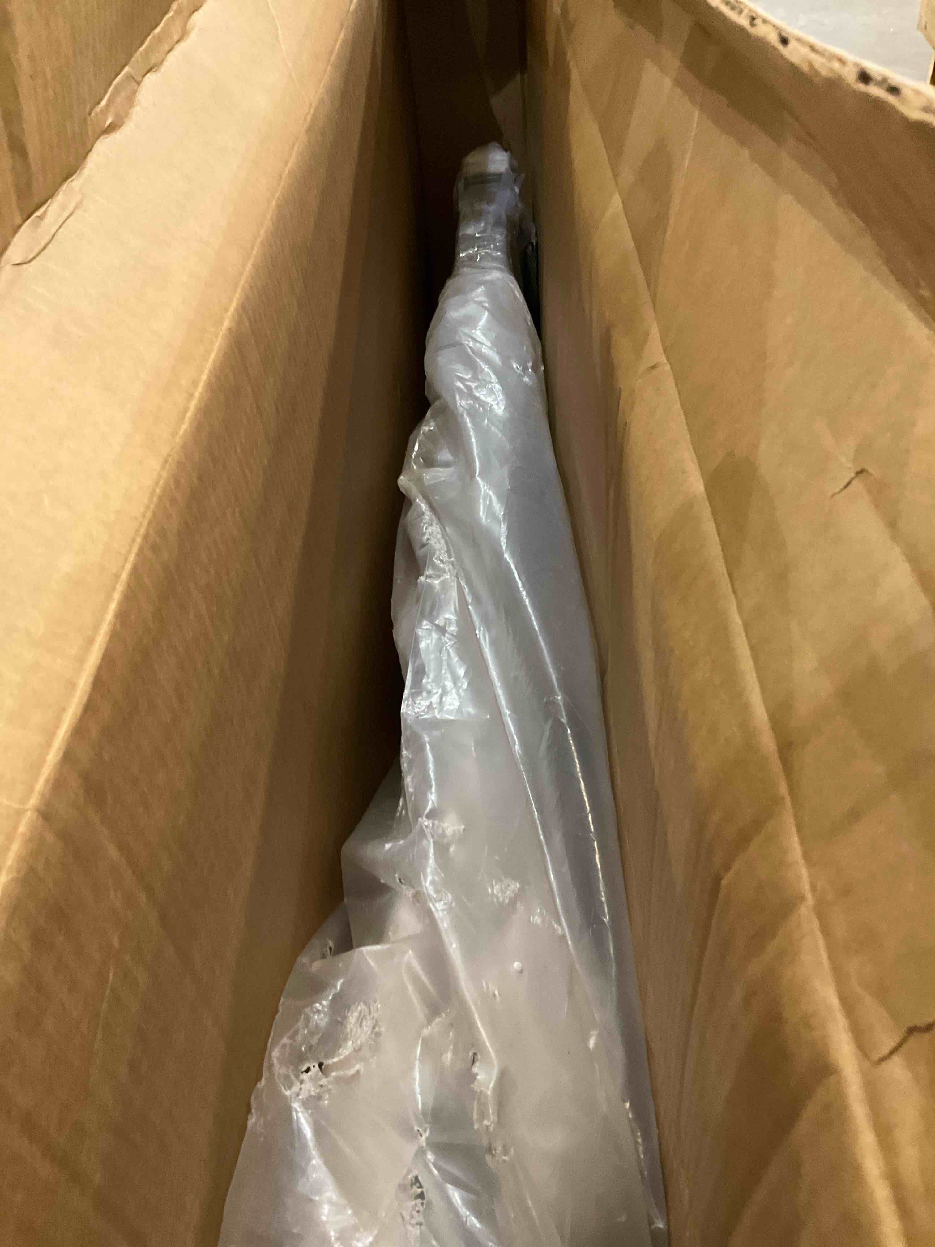 https://s3.amazonaws.com/lotting-images-prod/bidfta/GRA2035348_1740166119587.jpeg