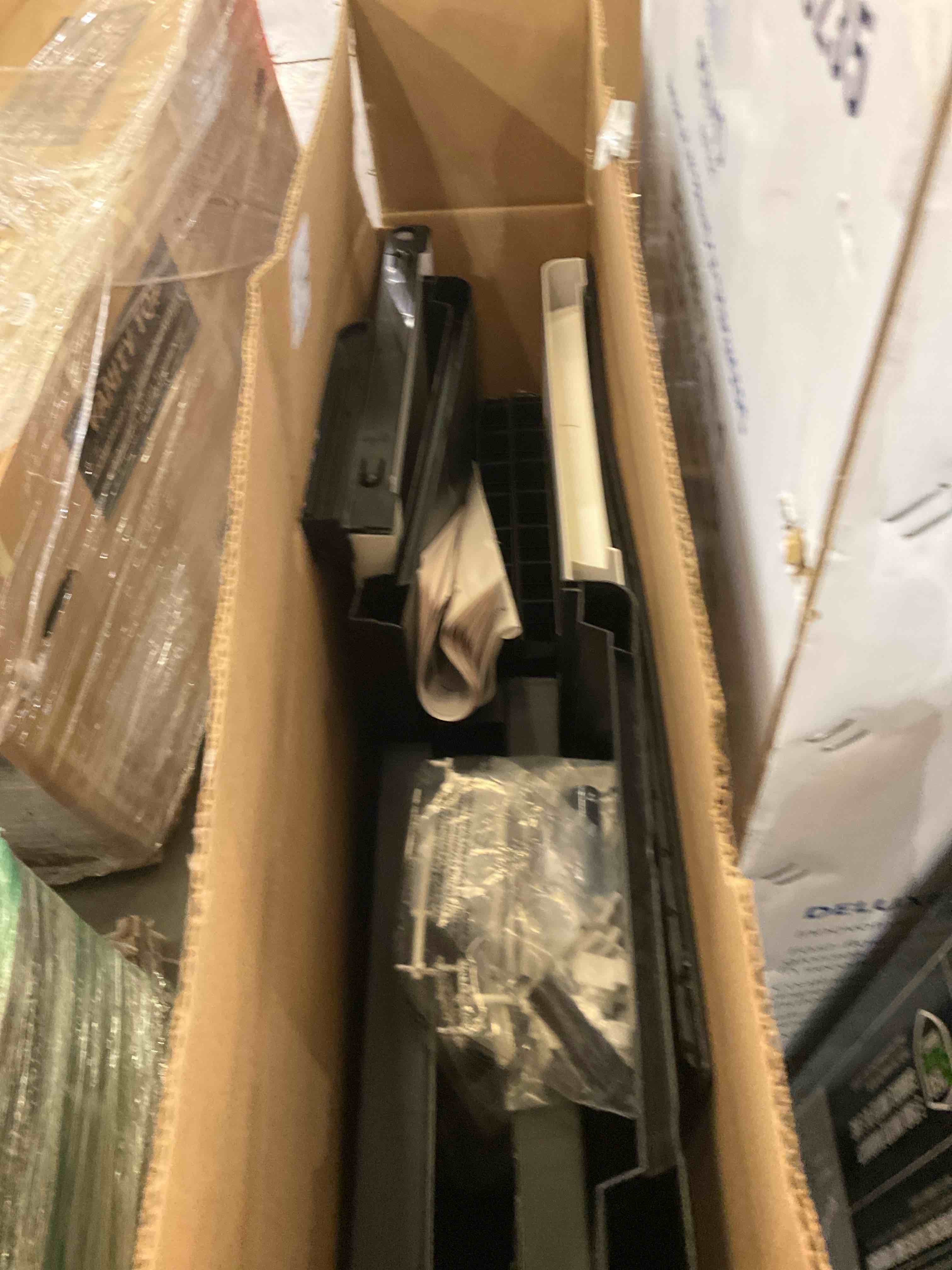 https://s3.amazonaws.com/lotting-images-prod/bidfta/GRA2036240_1740511843583.jpeg