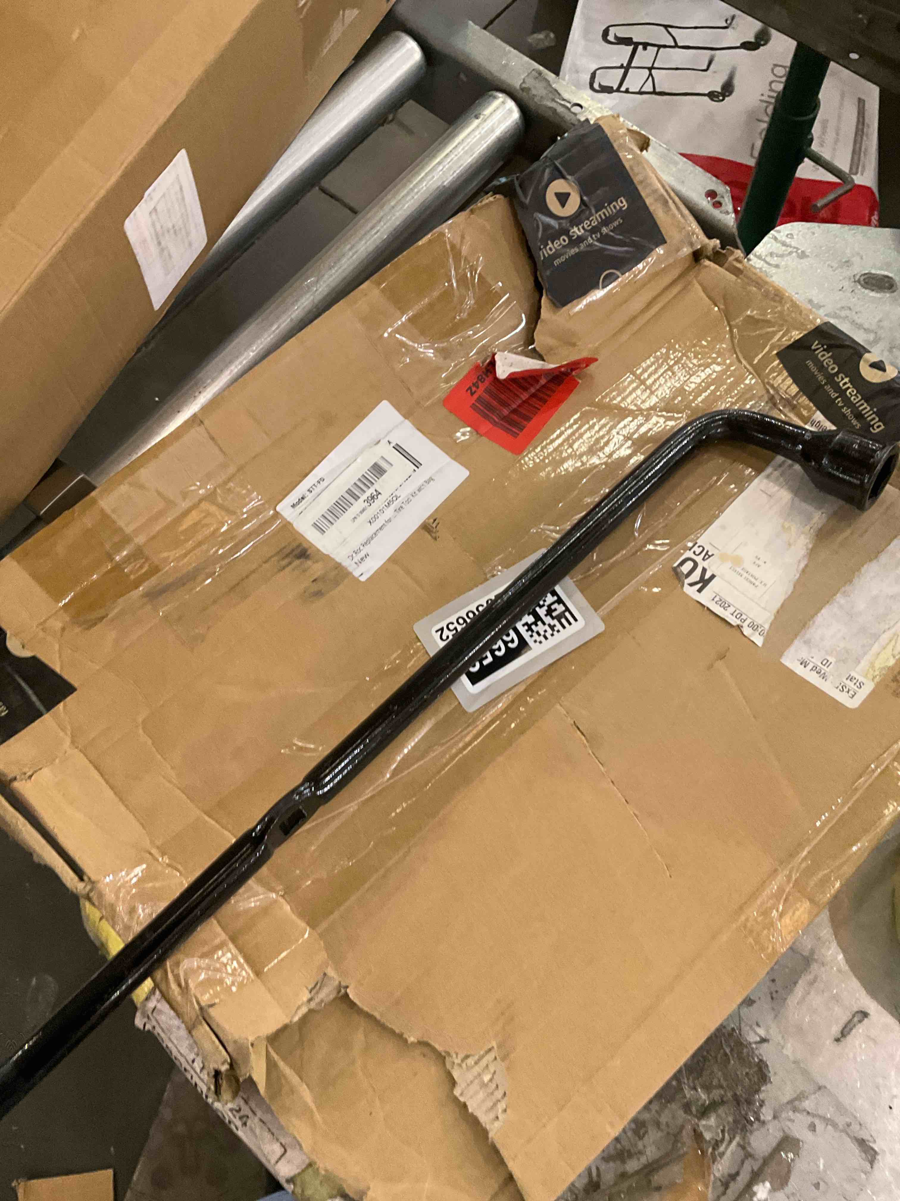 https://s3.amazonaws.com/lotting-images-prod/bidfta/GRA2036652_1740754616779.jpeg