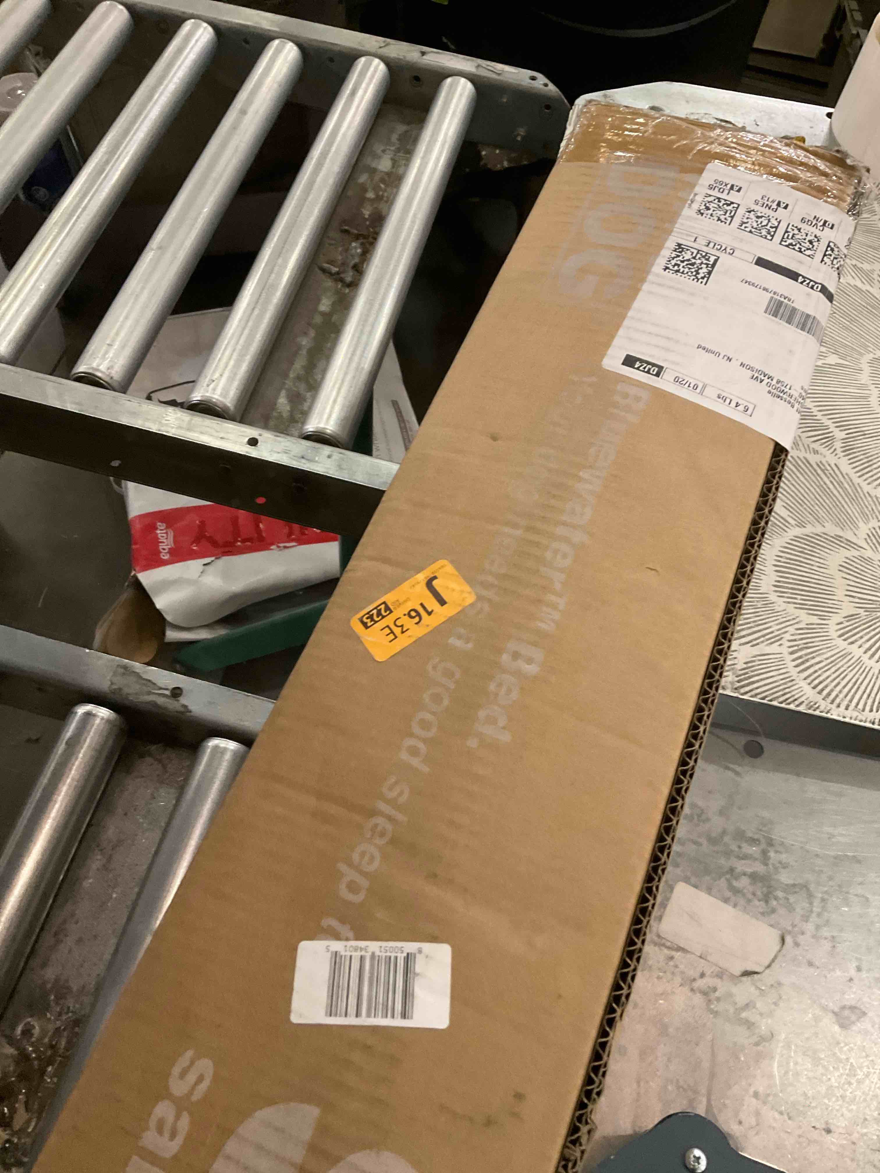 https://s3.amazonaws.com/lotting-images-prod/bidfta/GRA2036774_1740766089374.jpeg