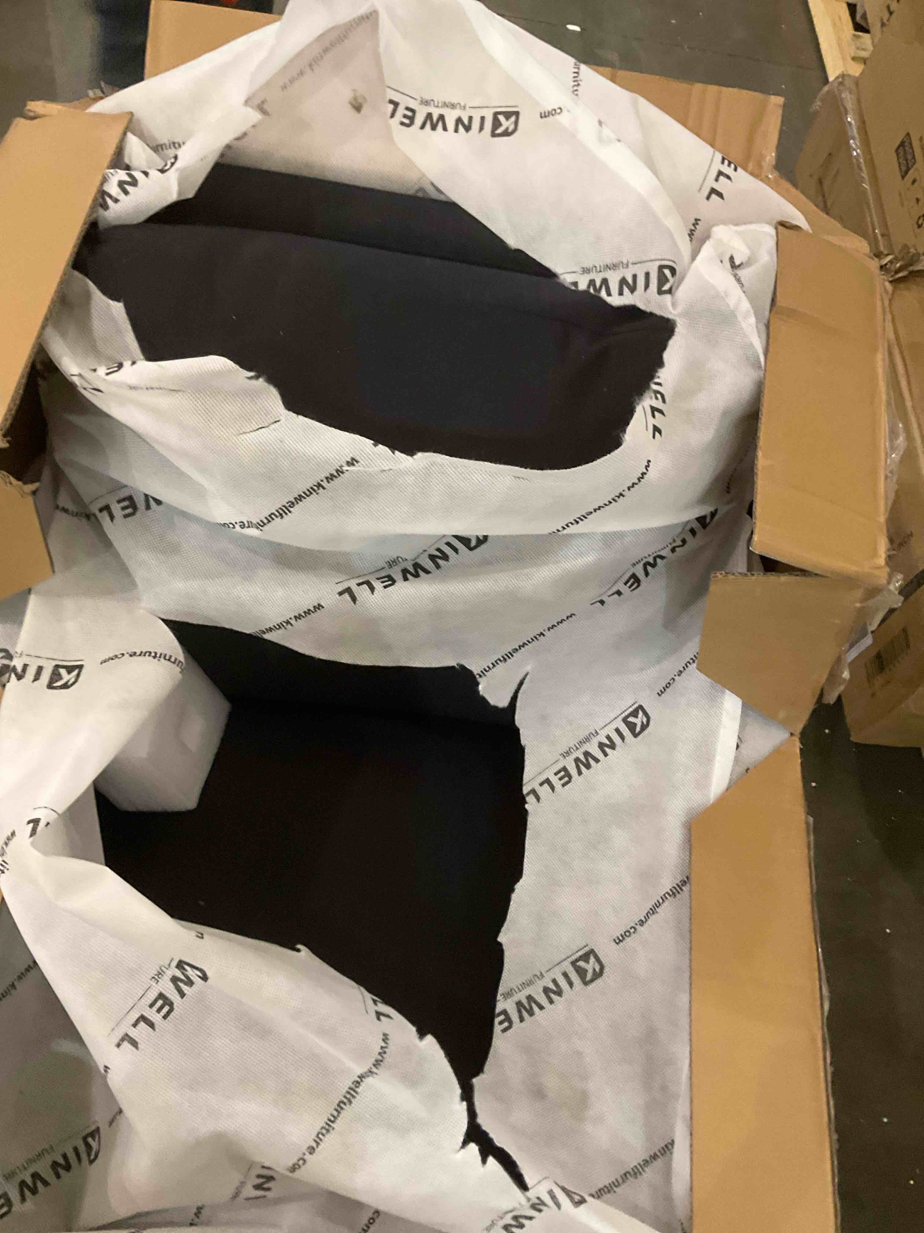 https://s3.amazonaws.com/lotting-images-prod/bidfta/GRA2037131_1741113395613.jpeg