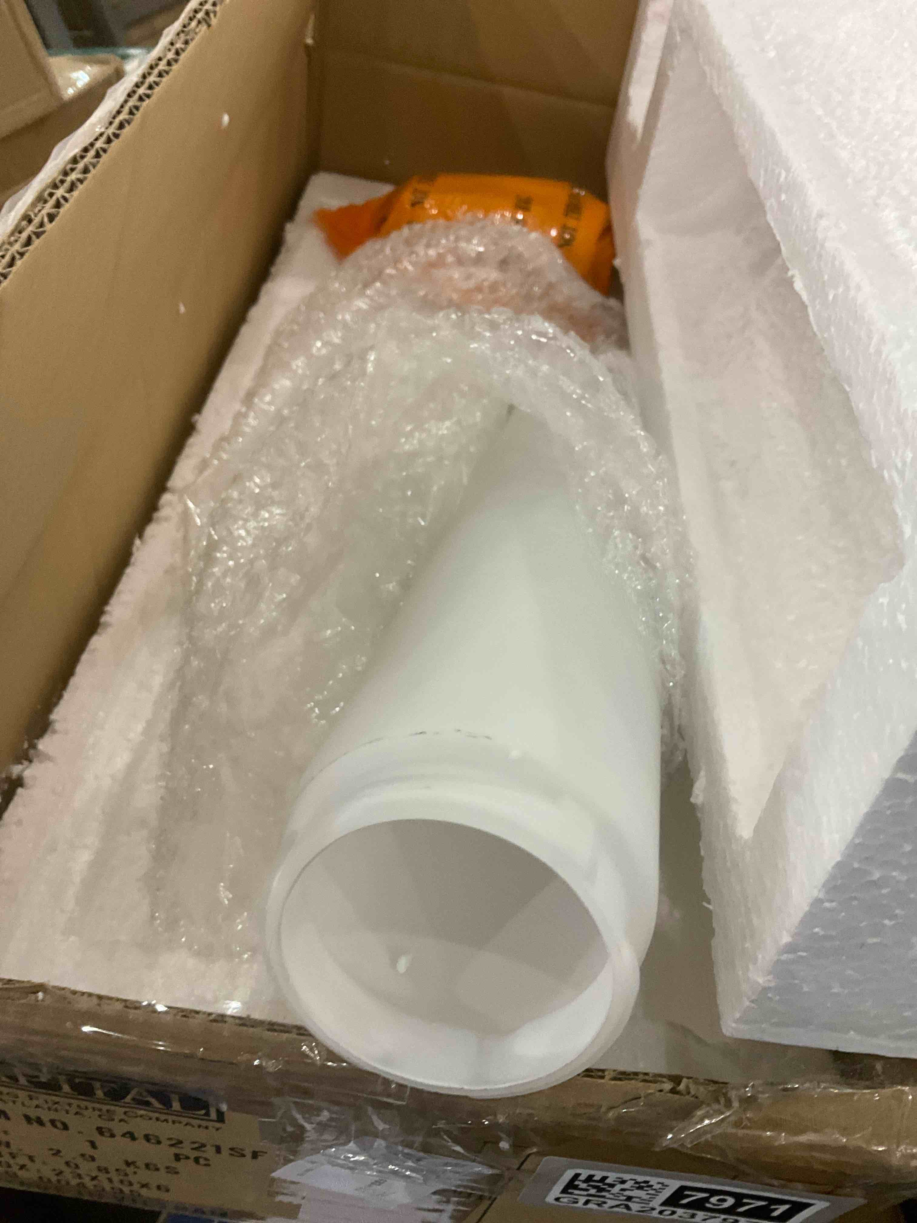 https://s3.amazonaws.com/lotting-images-prod/bidfta/GRA2037971_1741365834456.jpeg