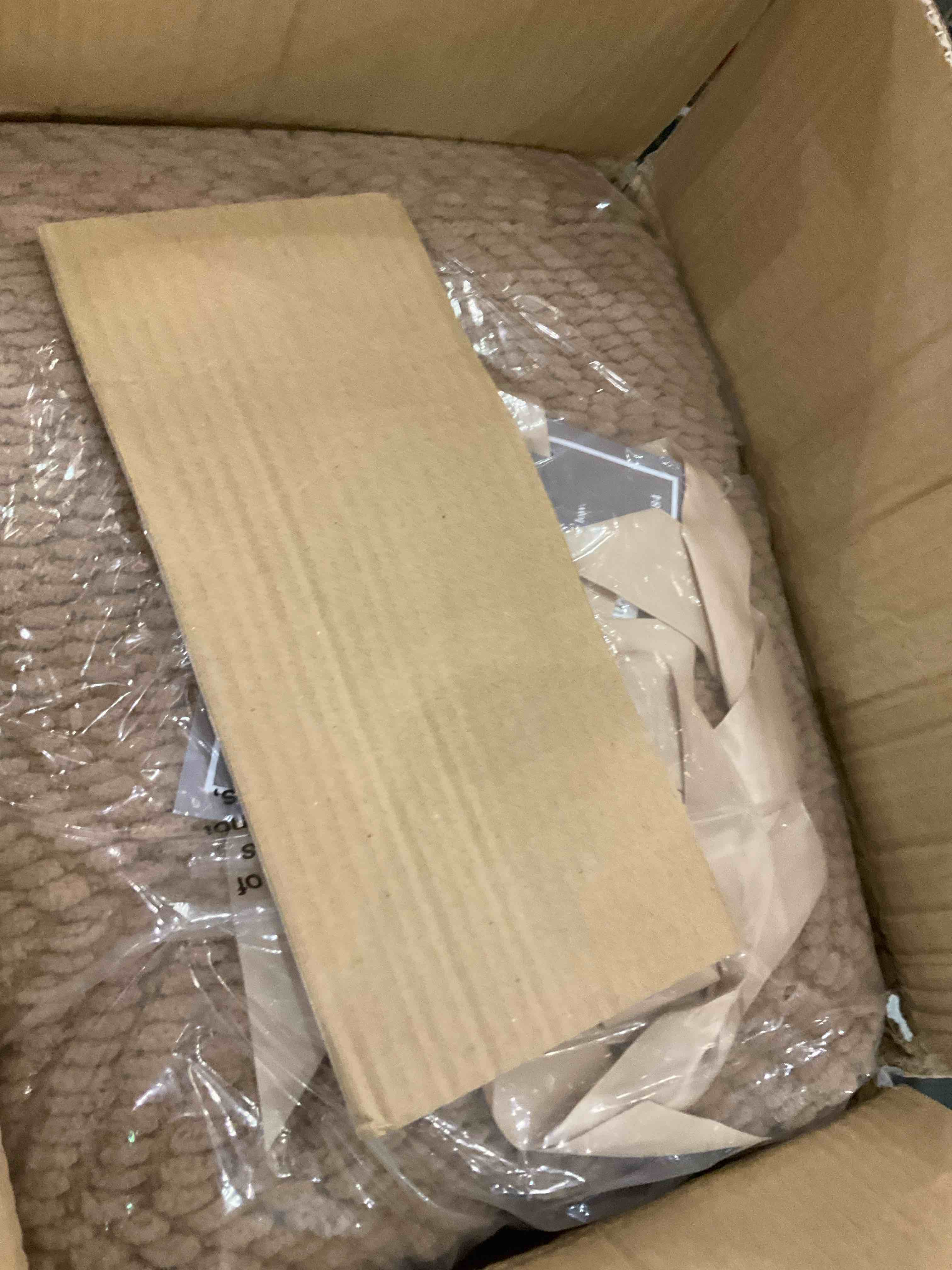 https://s3.amazonaws.com/lotting-images-prod/bidfta/GRA2037979_1741371942720.jpeg