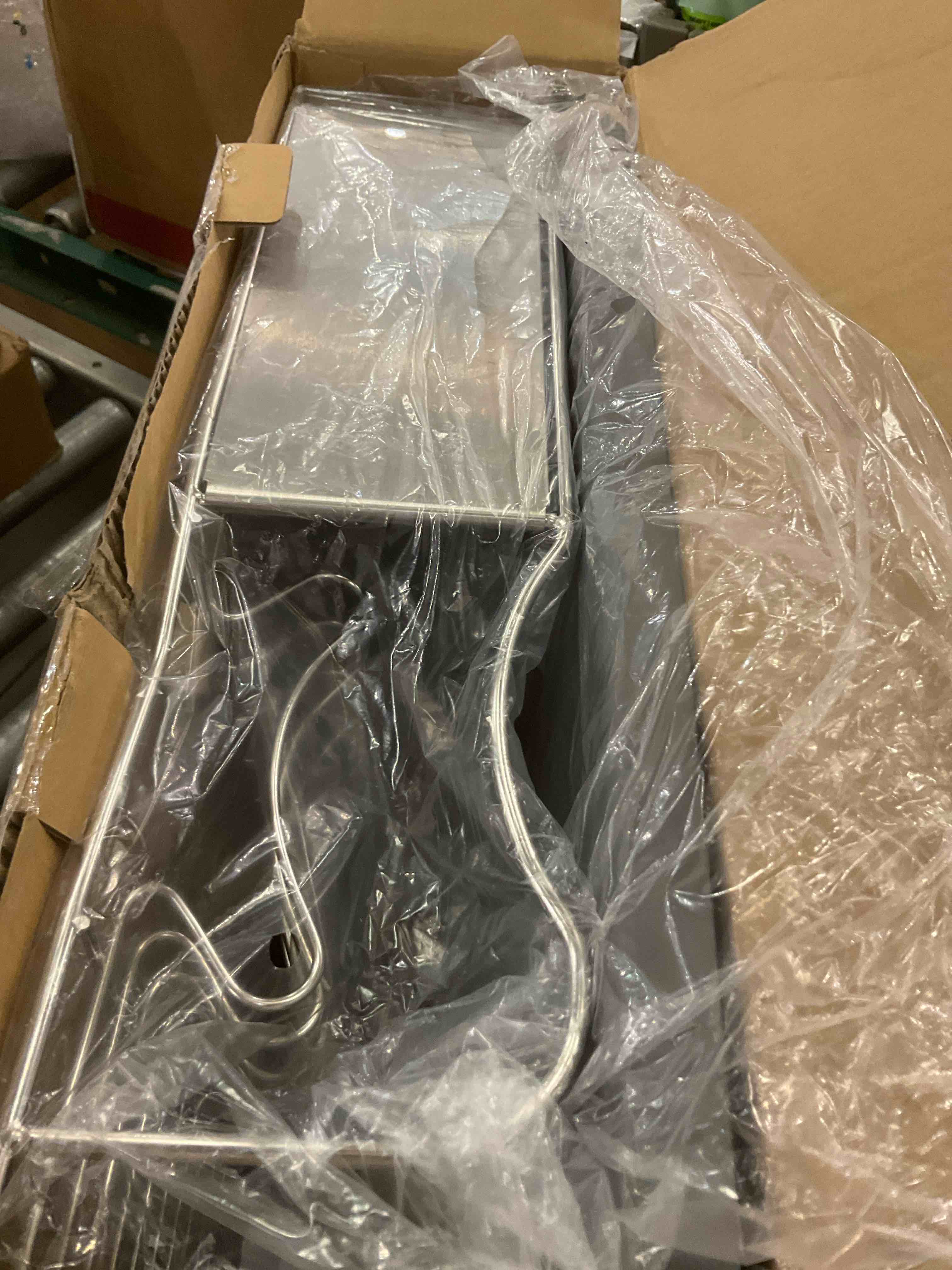 https://s3.amazonaws.com/lotting-images-prod/bidfta/GRA2037986_1741370681438.jpeg