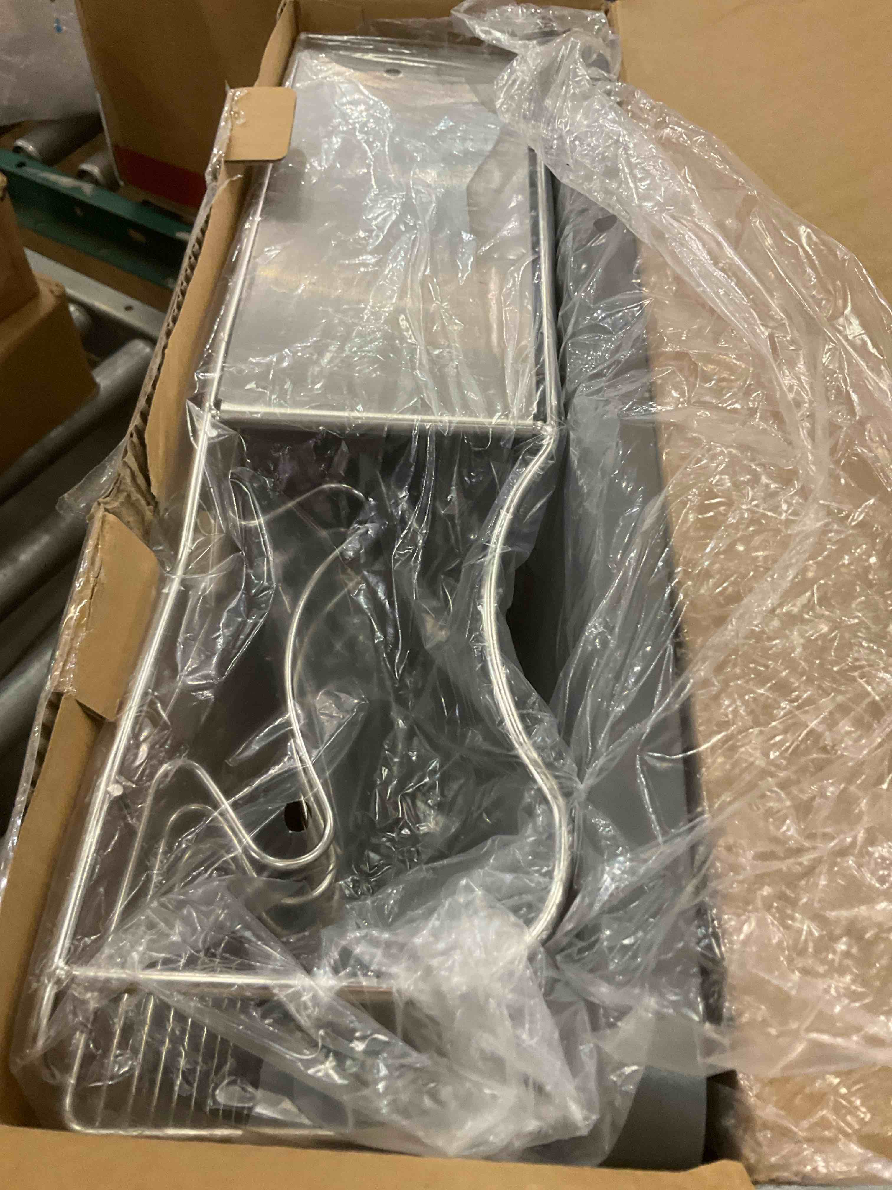 https://s3.amazonaws.com/lotting-images-prod/bidfta/GRA2037986_1741370682423.jpeg