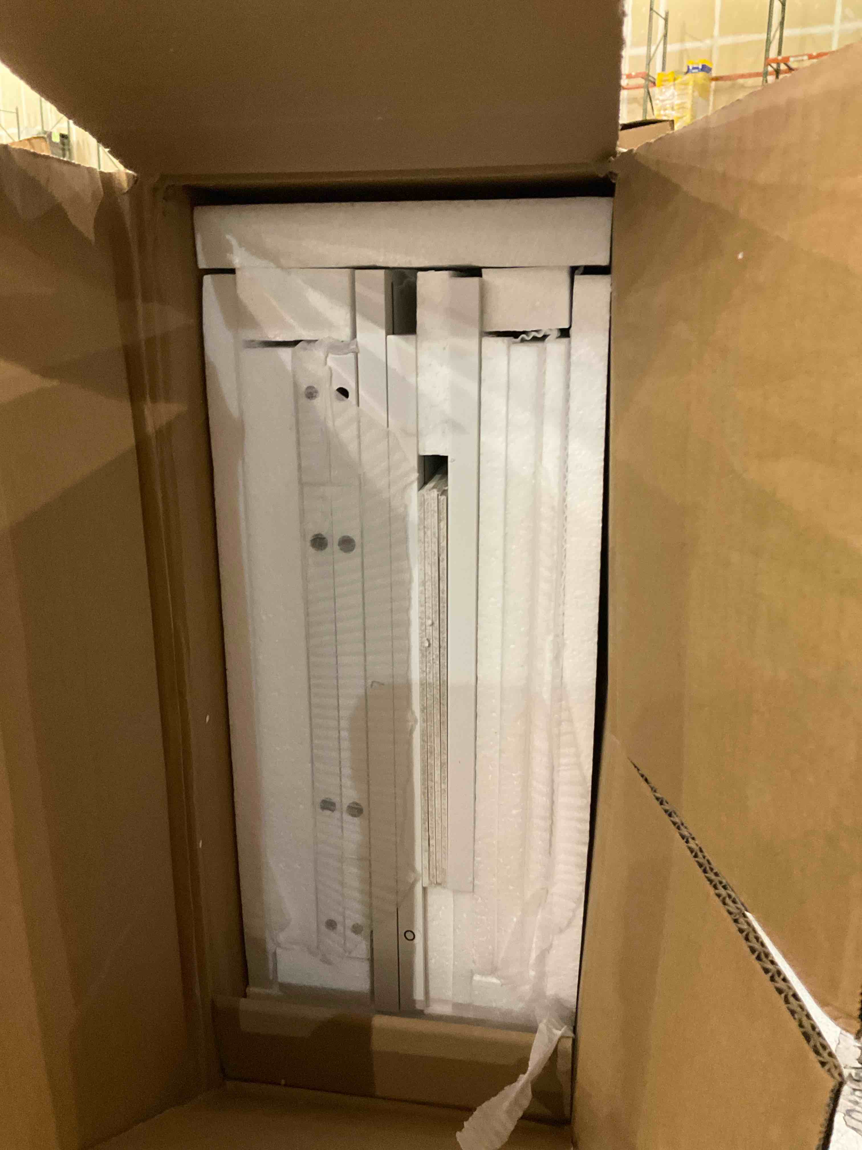 https://s3.amazonaws.com/lotting-images-prod/bidfta/GRA2038367_1739302868102.jpeg