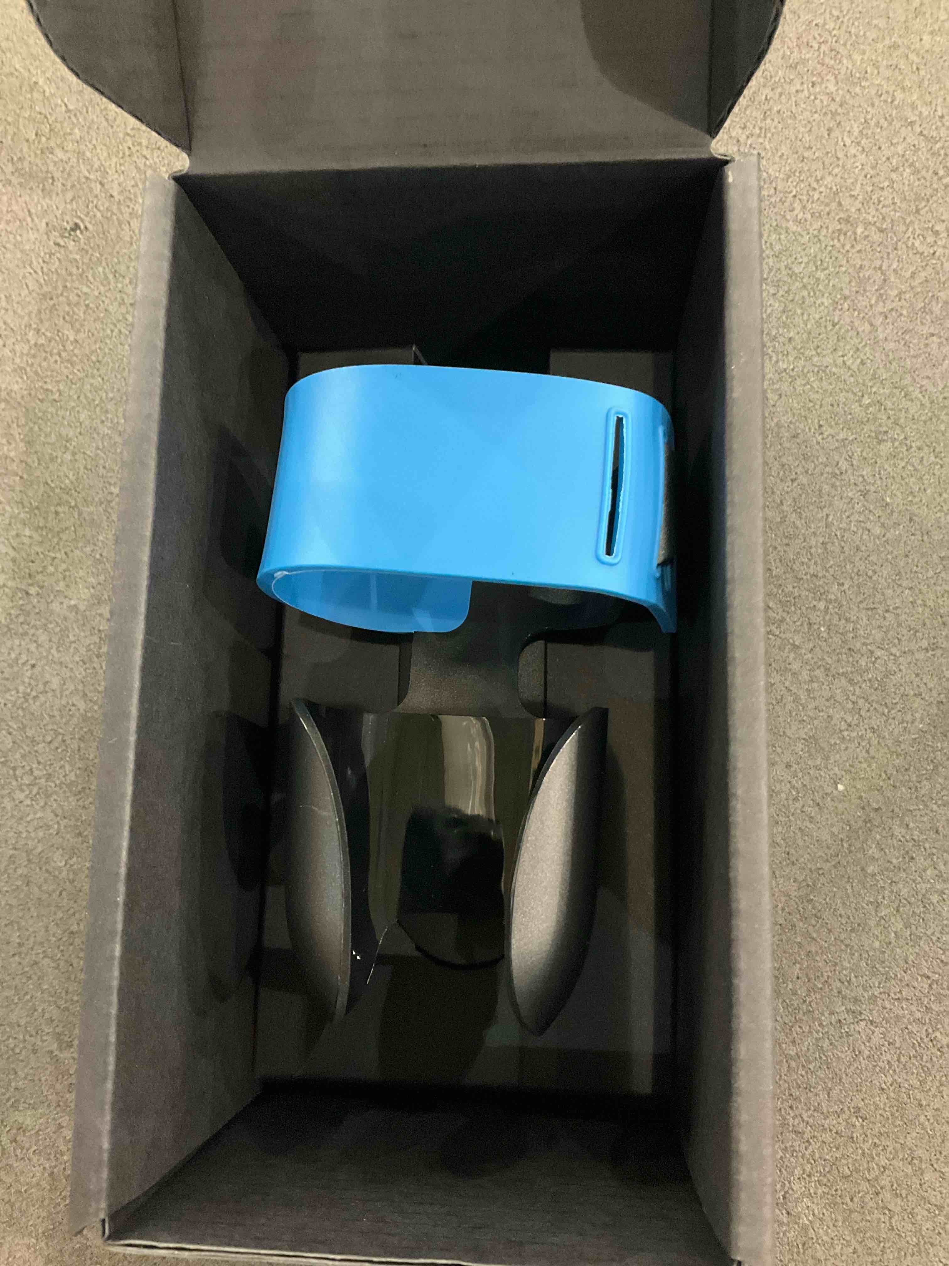 https://s3.amazonaws.com/lotting-images-prod/bidfta/GRA2038966_1739622477131.jpeg
