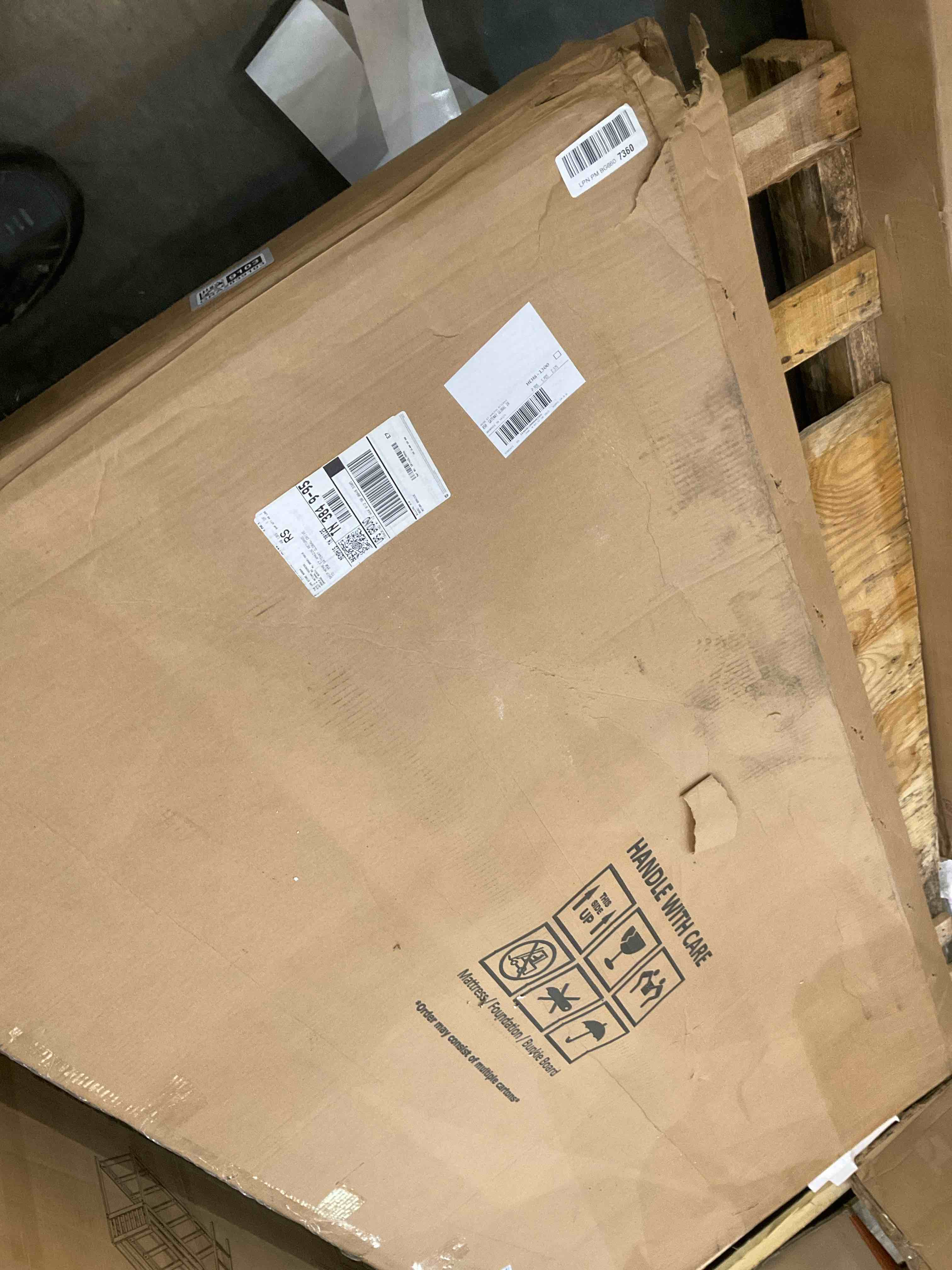 https://s3.amazonaws.com/lotting-images-prod/bidfta/GRA2039103_1739807709976.jpeg