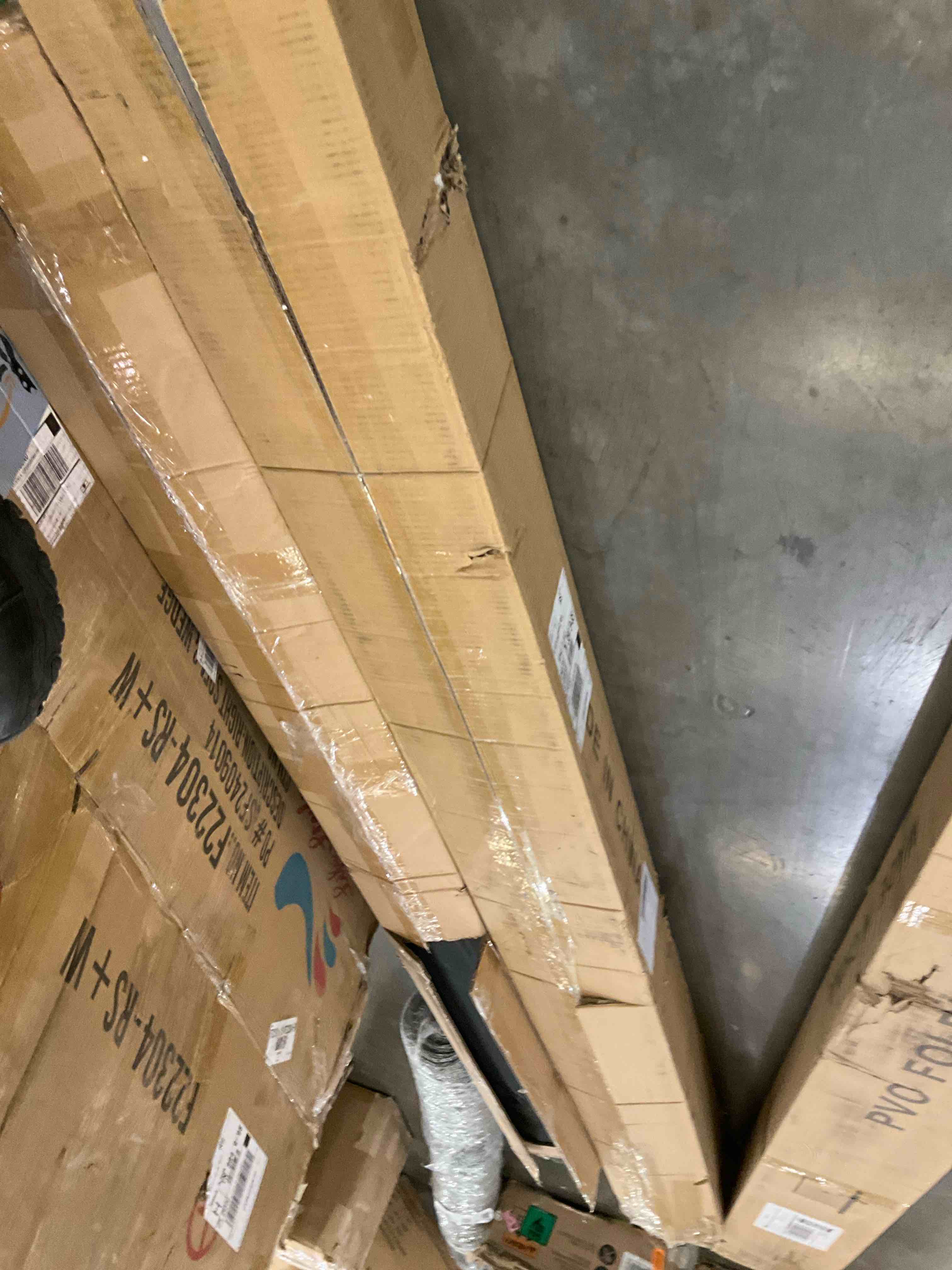 https://s3.amazonaws.com/lotting-images-prod/bidfta/GRA2039190_1739814028573.jpeg