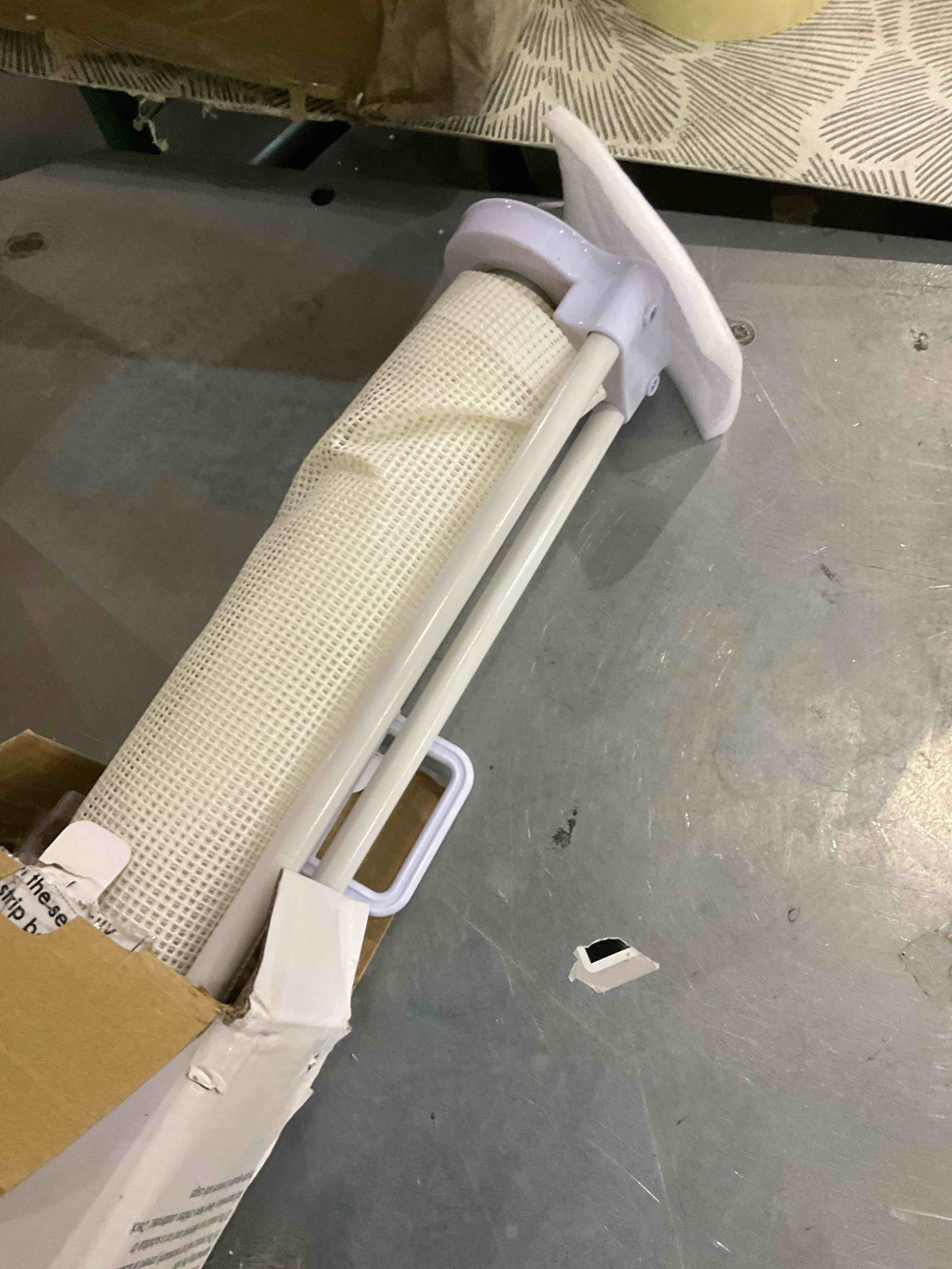 https://s3.amazonaws.com/lotting-images-prod/bidfta/GRA2041004_1739364968060.jpeg