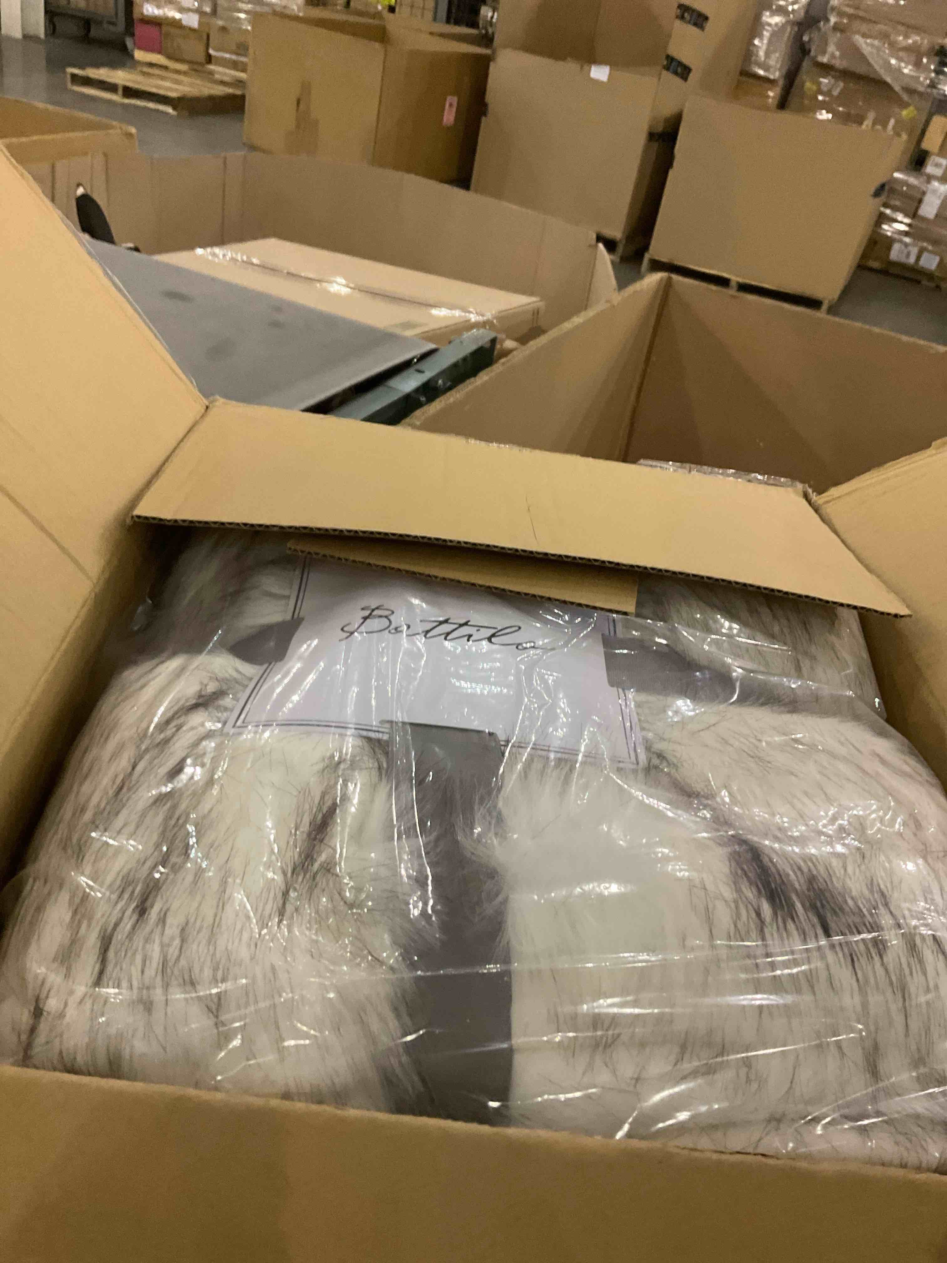 https://s3.amazonaws.com/lotting-images-prod/bidfta/GRA2042181_1740054219530.jpeg