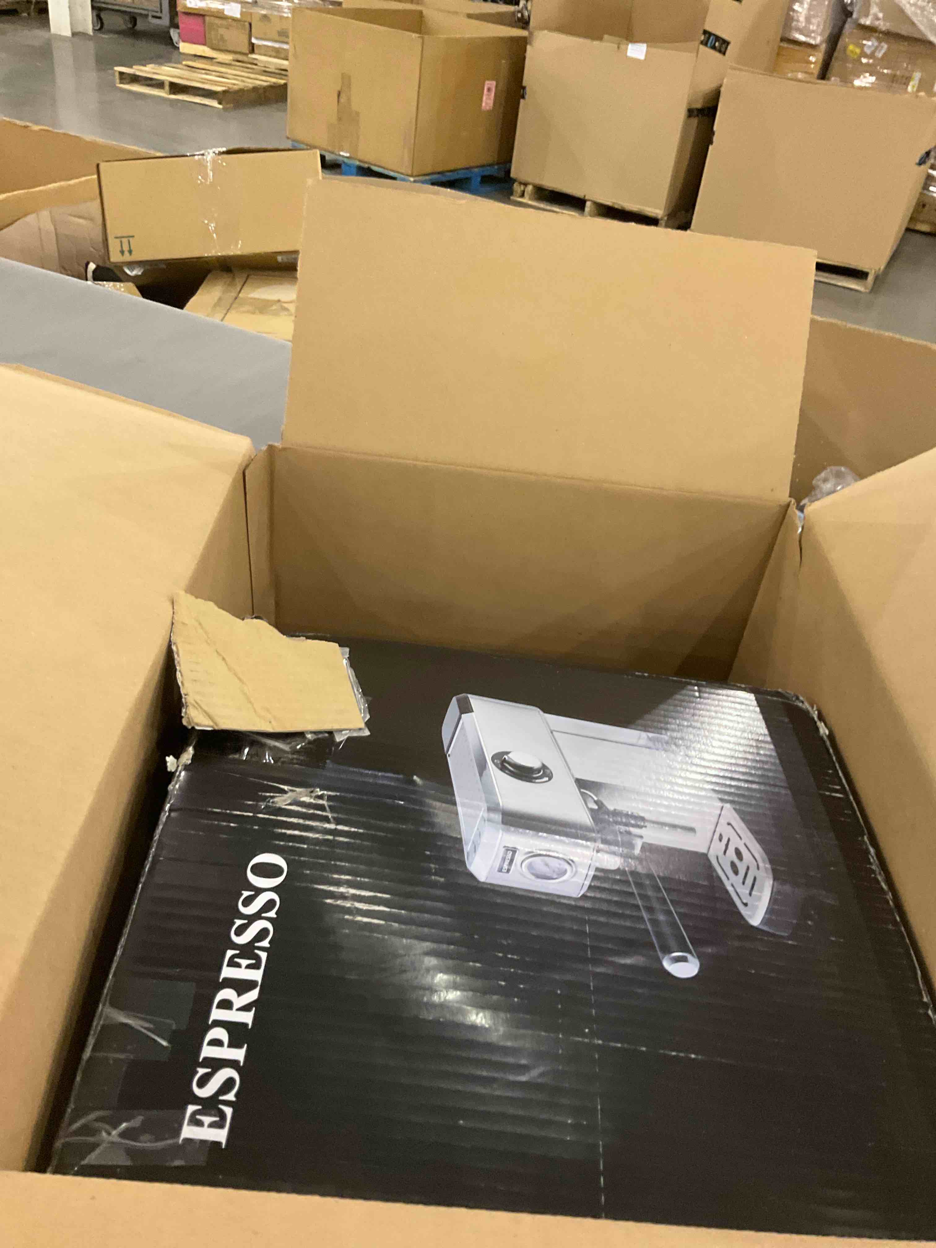 https://s3.amazonaws.com/lotting-images-prod/bidfta/GRA2042500_1740143550850.jpeg