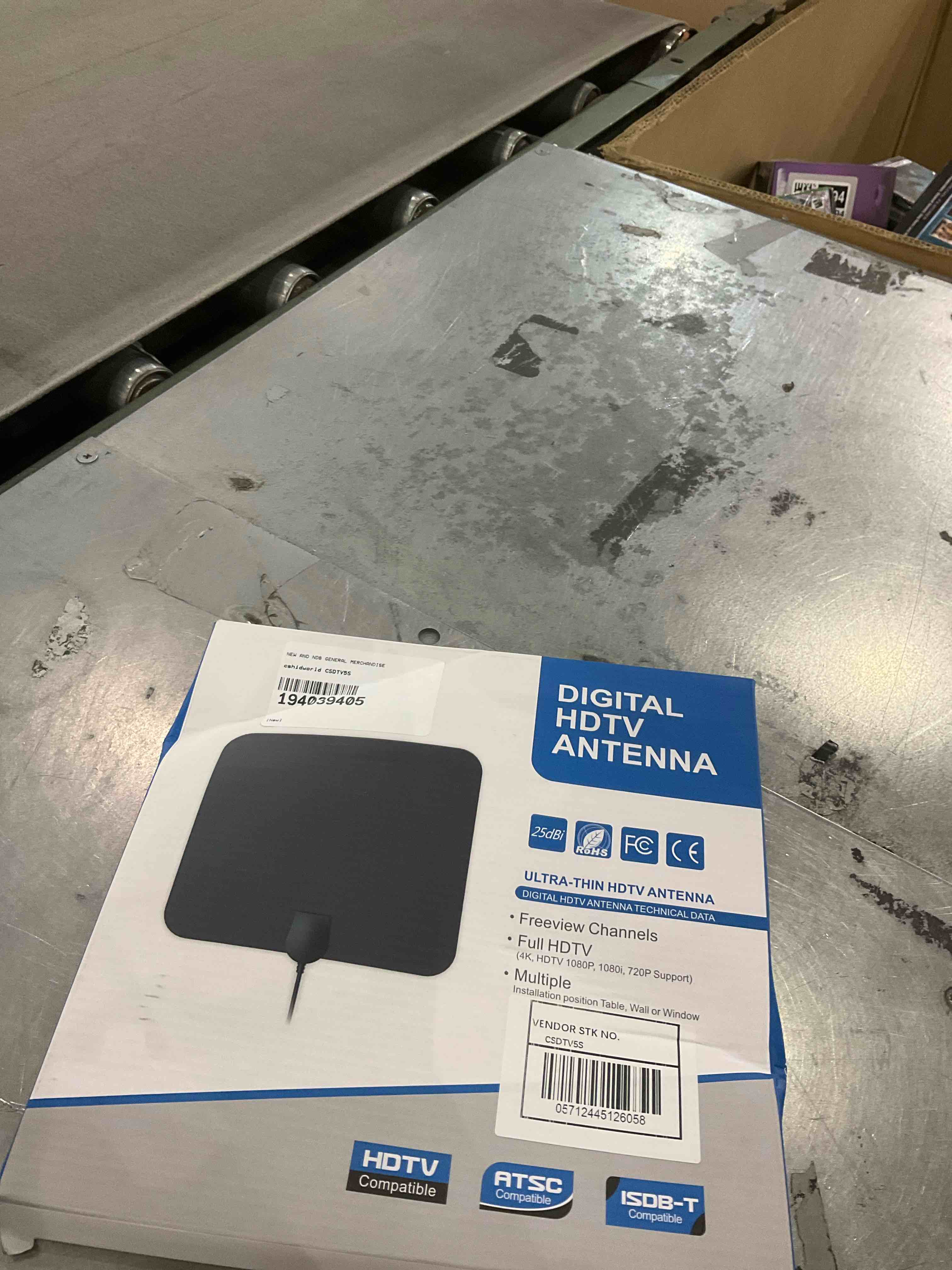 https://s3.amazonaws.com/lotting-images-prod/bidfta/GRA2043802_1740570627367.jpeg