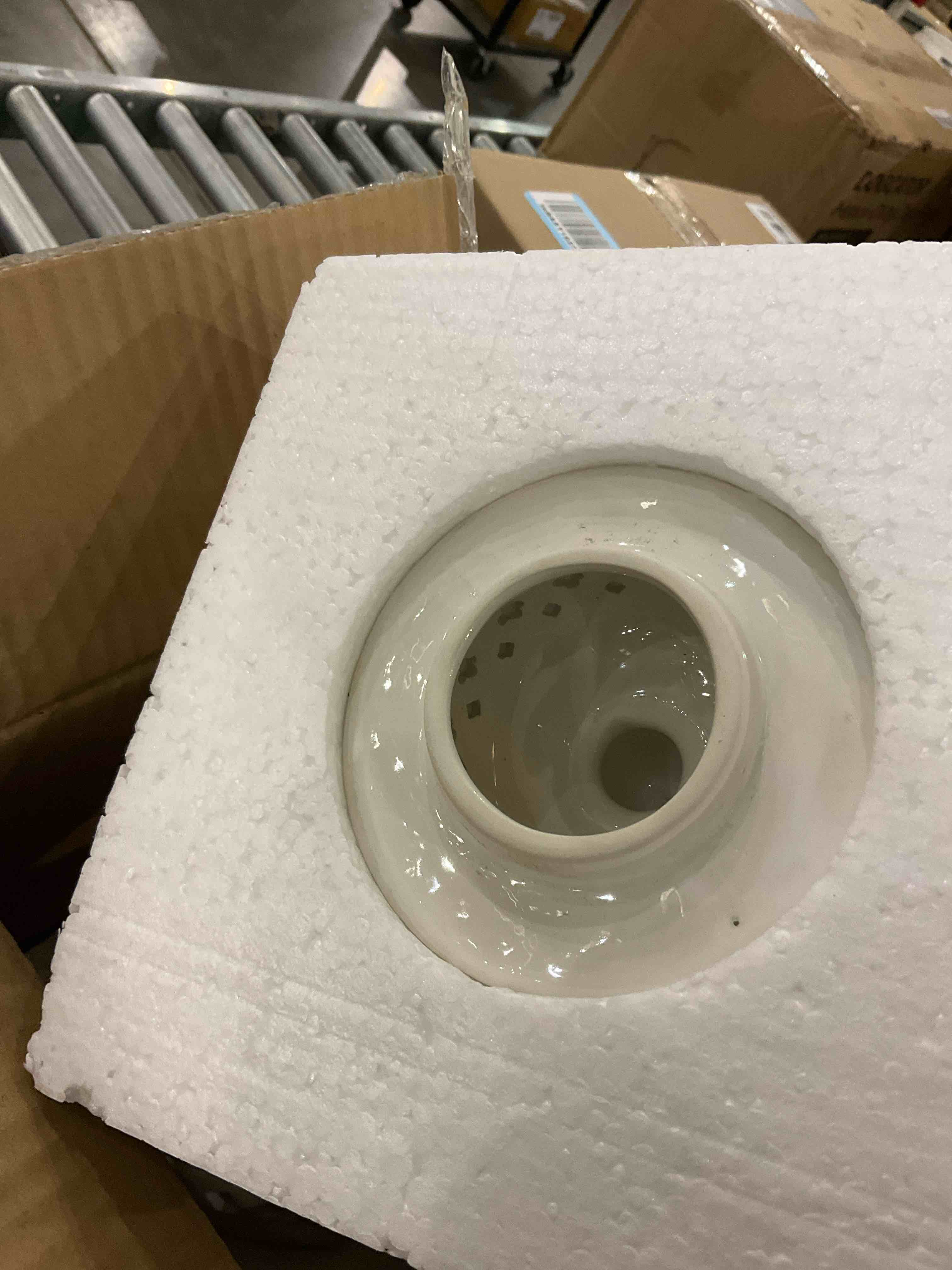 https://s3.amazonaws.com/lotting-images-prod/bidfta/GRA2044269_1738684740009.jpeg