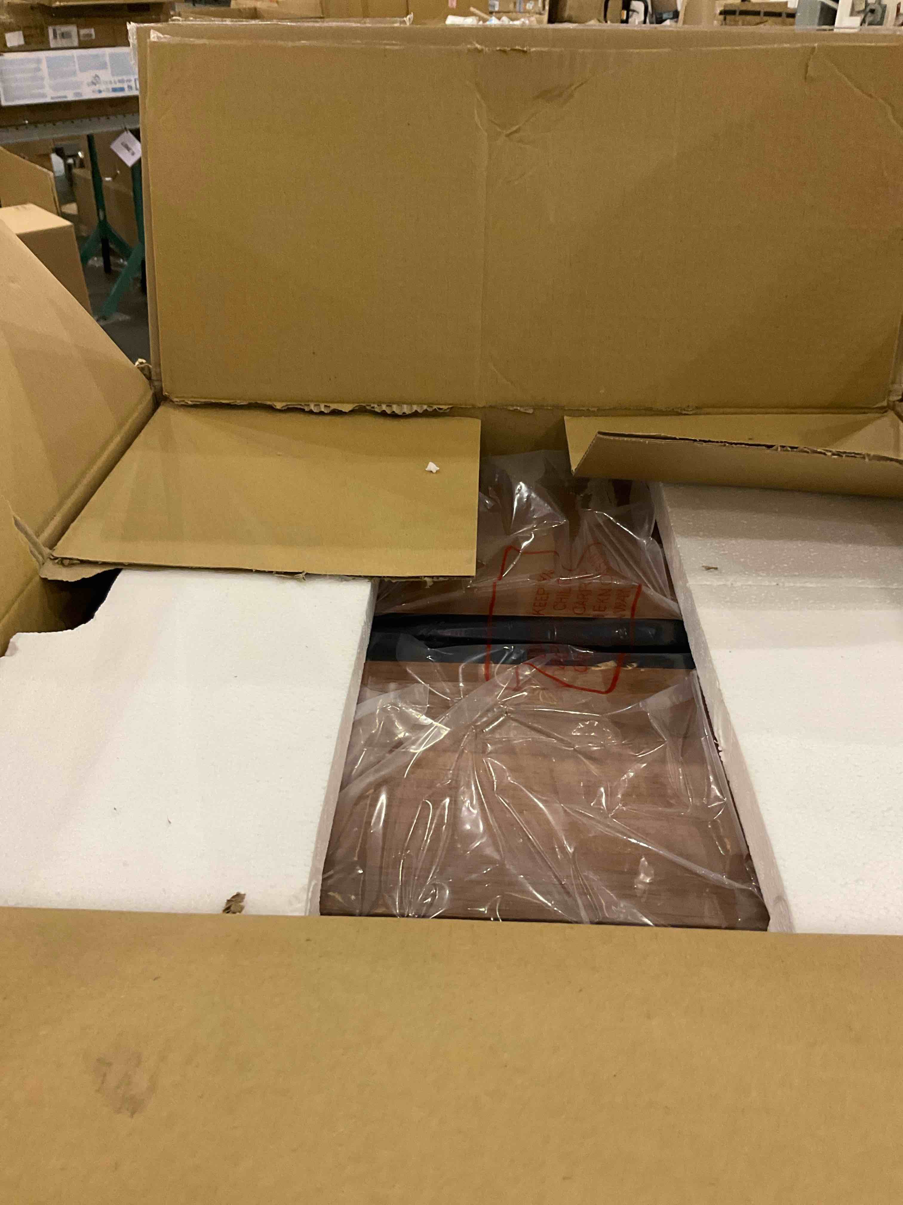 https://s3.amazonaws.com/lotting-images-prod/bidfta/GRA2044317_1738693913368.jpeg