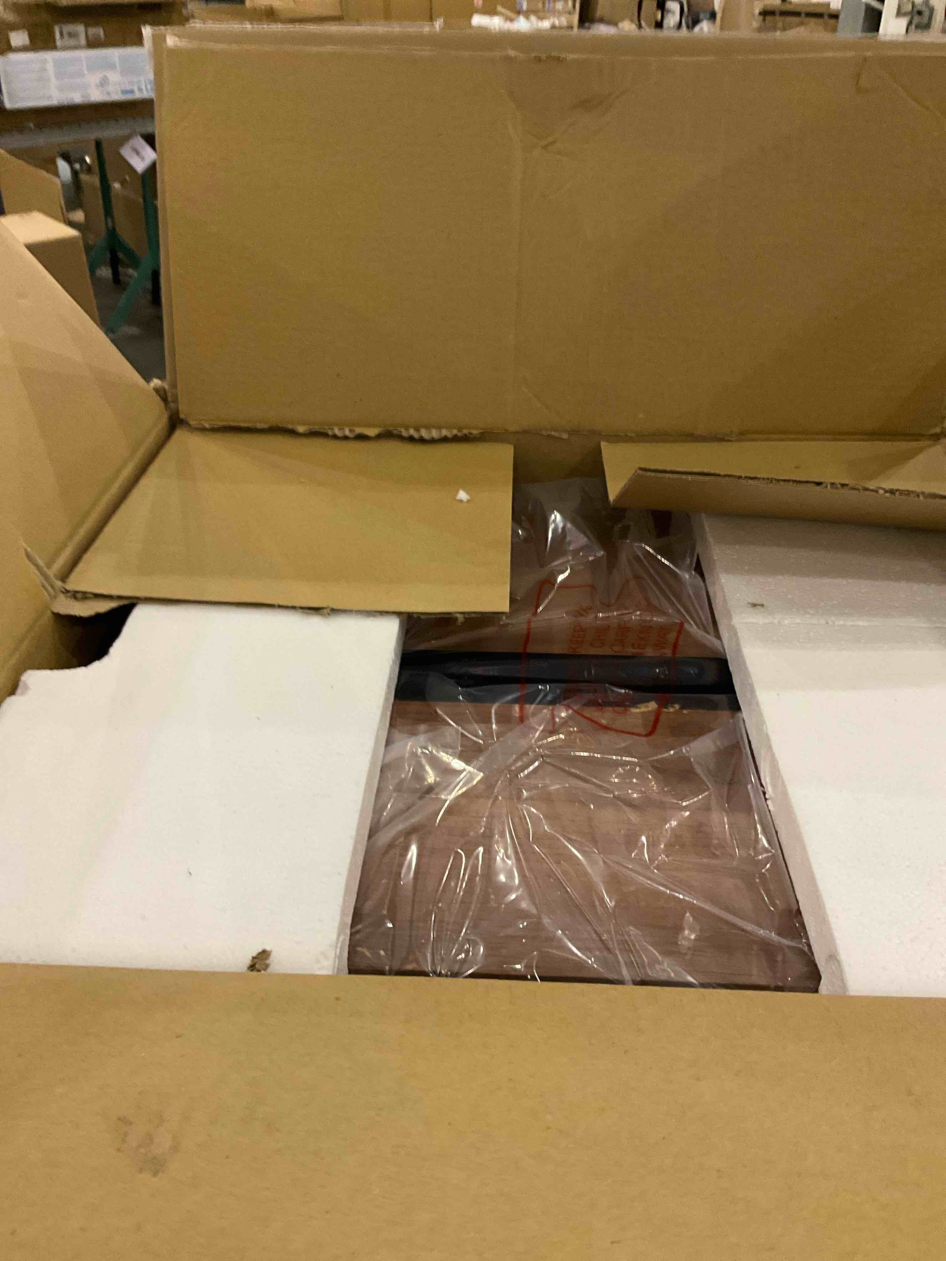 https://s3.amazonaws.com/lotting-images-prod/bidfta/GRA2044317_1738693914682.jpeg