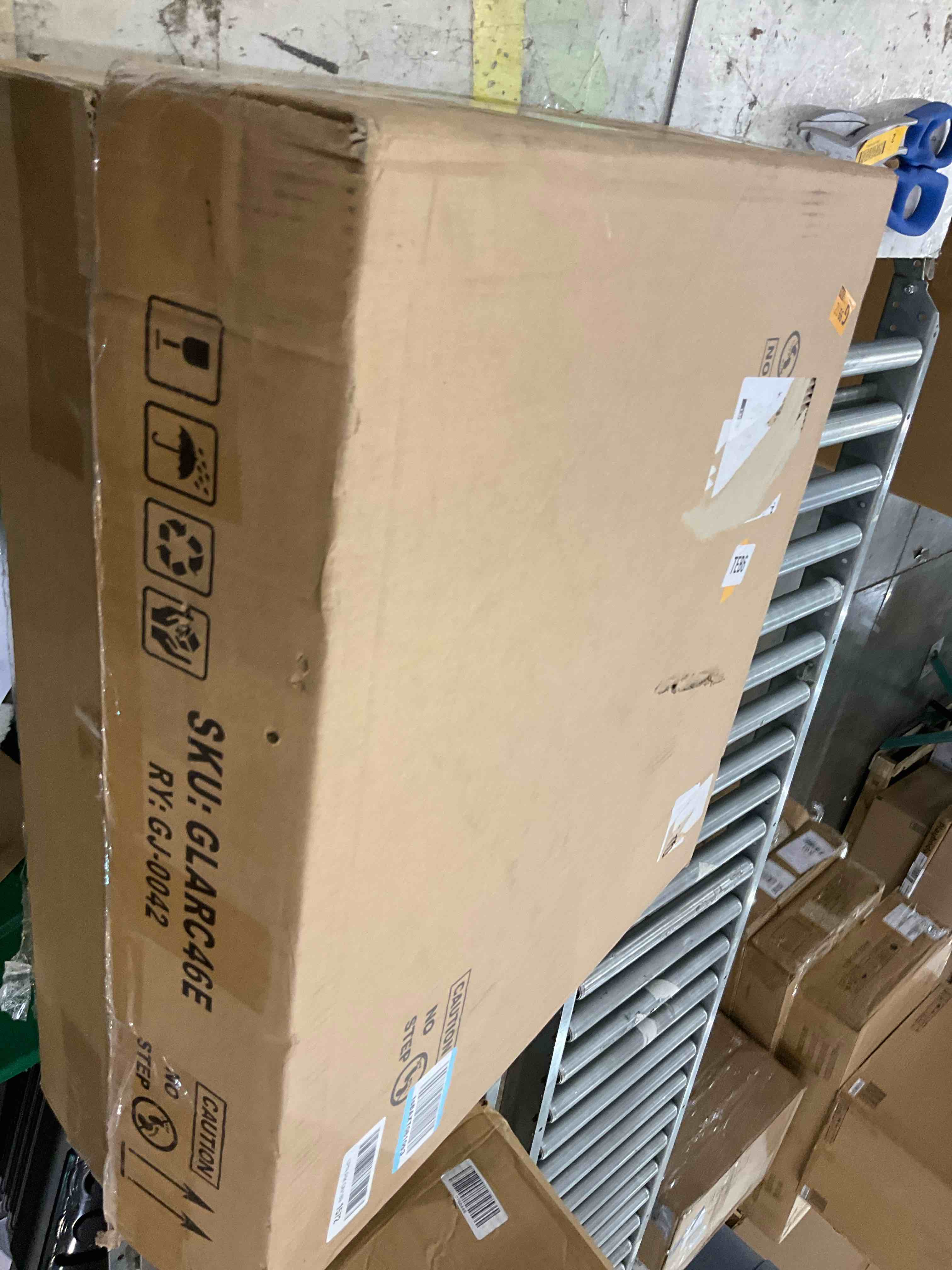 https://s3.amazonaws.com/lotting-images-prod/bidfta/GRA2045441_1739212737697.jpeg