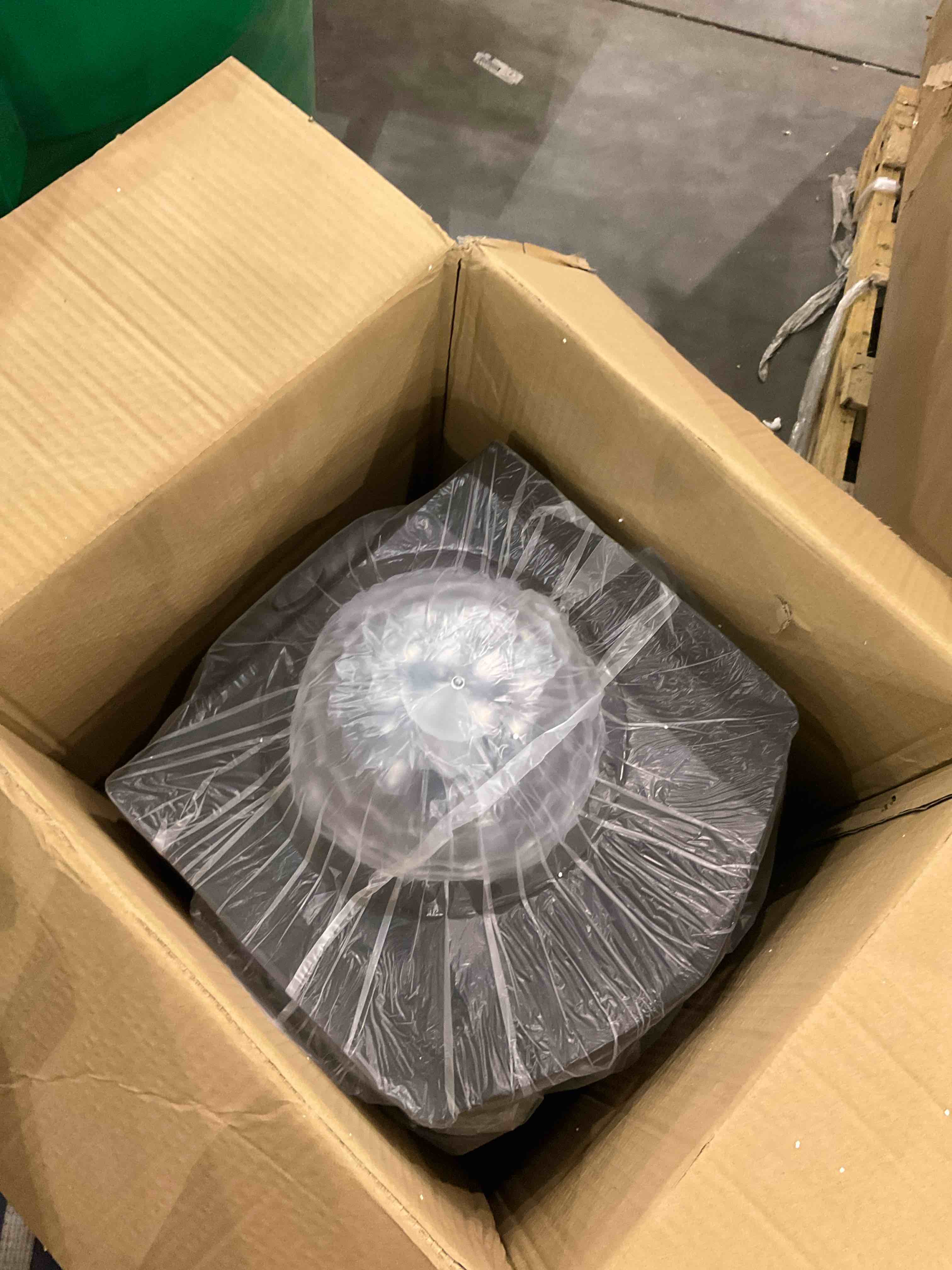 https://s3.amazonaws.com/lotting-images-prod/bidfta/GRA2045558_1739280435086.jpeg