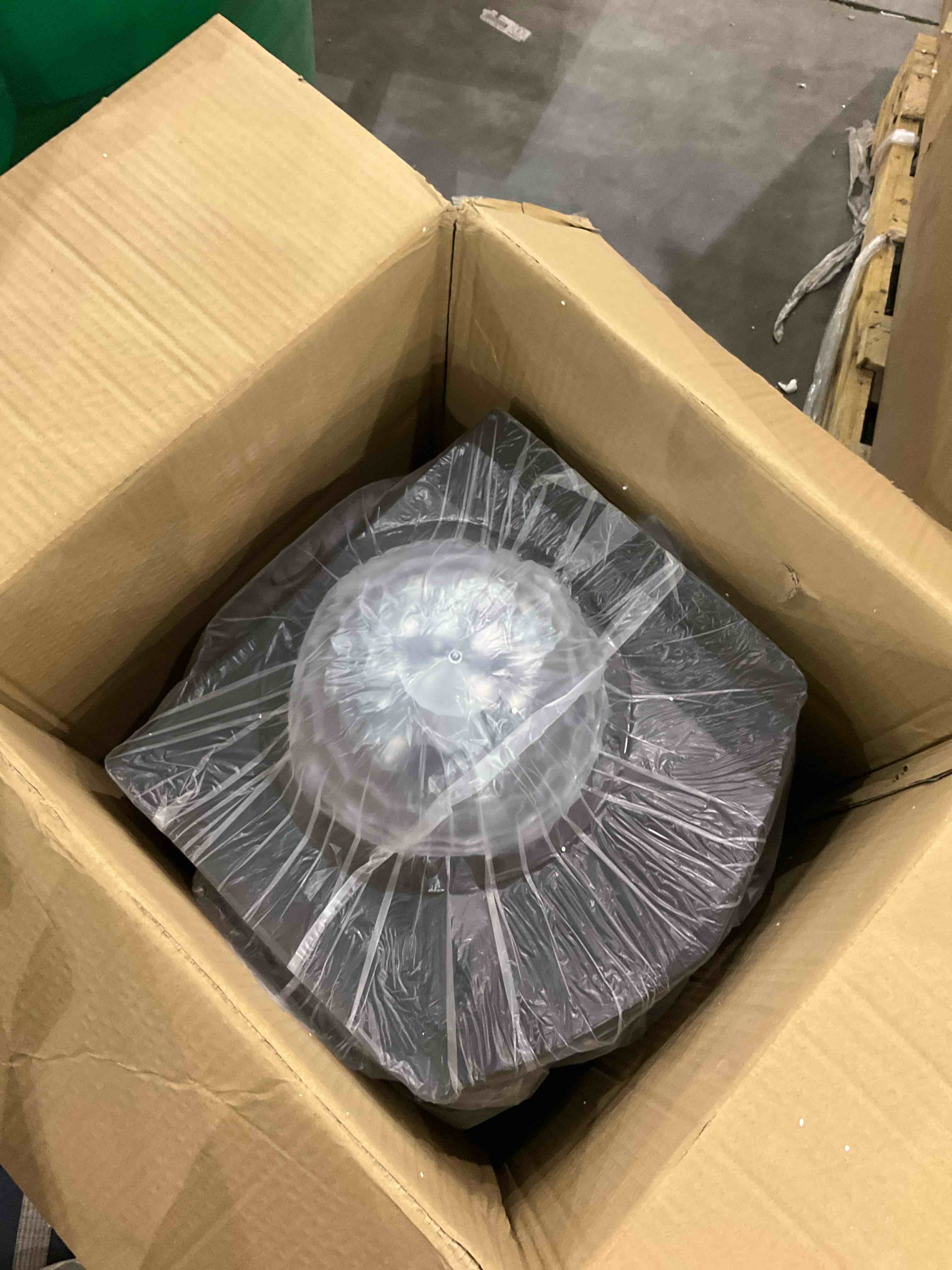 https://s3.amazonaws.com/lotting-images-prod/bidfta/GRA2045558_1739280436763.jpeg