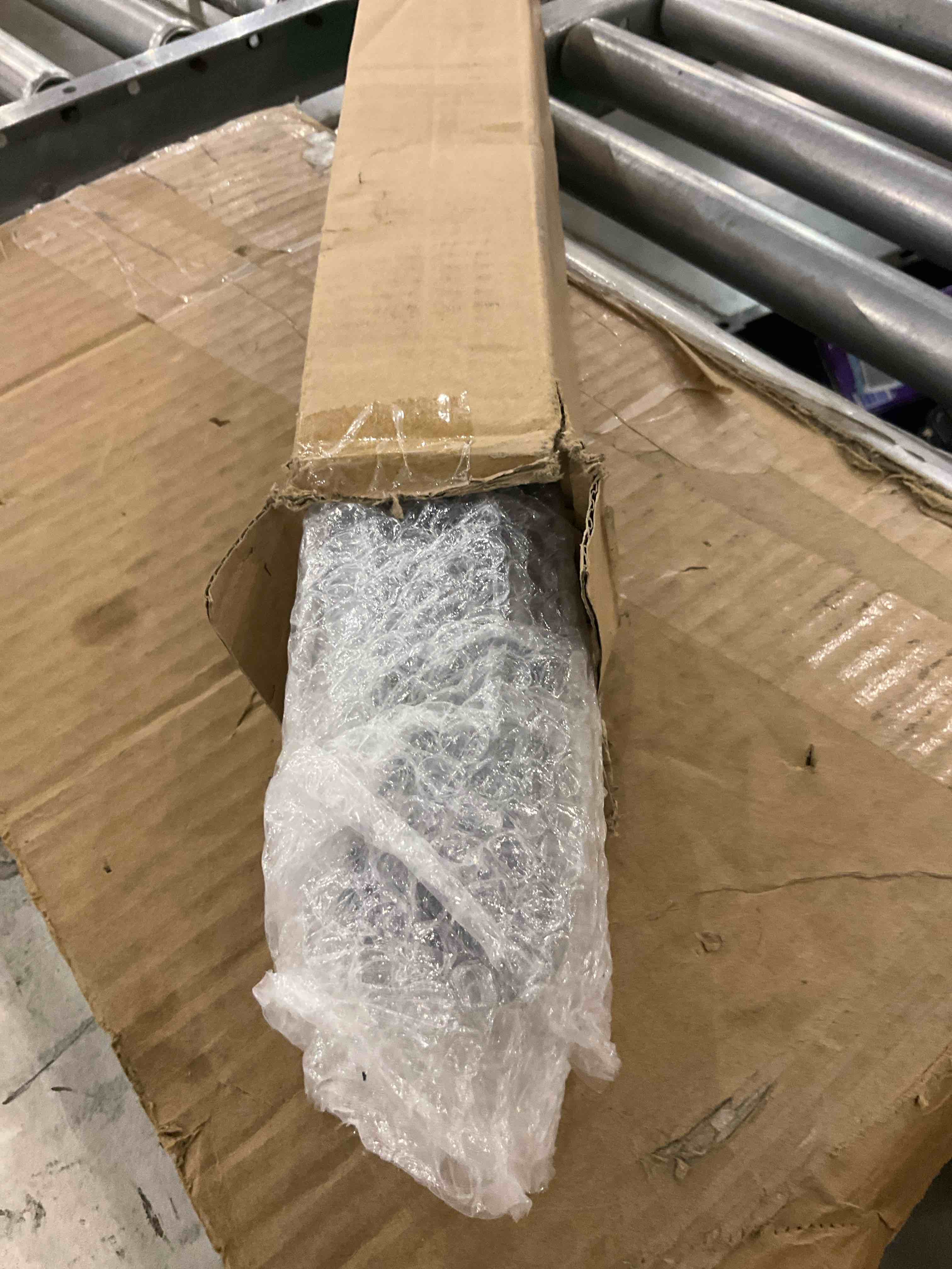 https://s3.amazonaws.com/lotting-images-prod/bidfta/GRA2046074_1739461270567.jpeg
