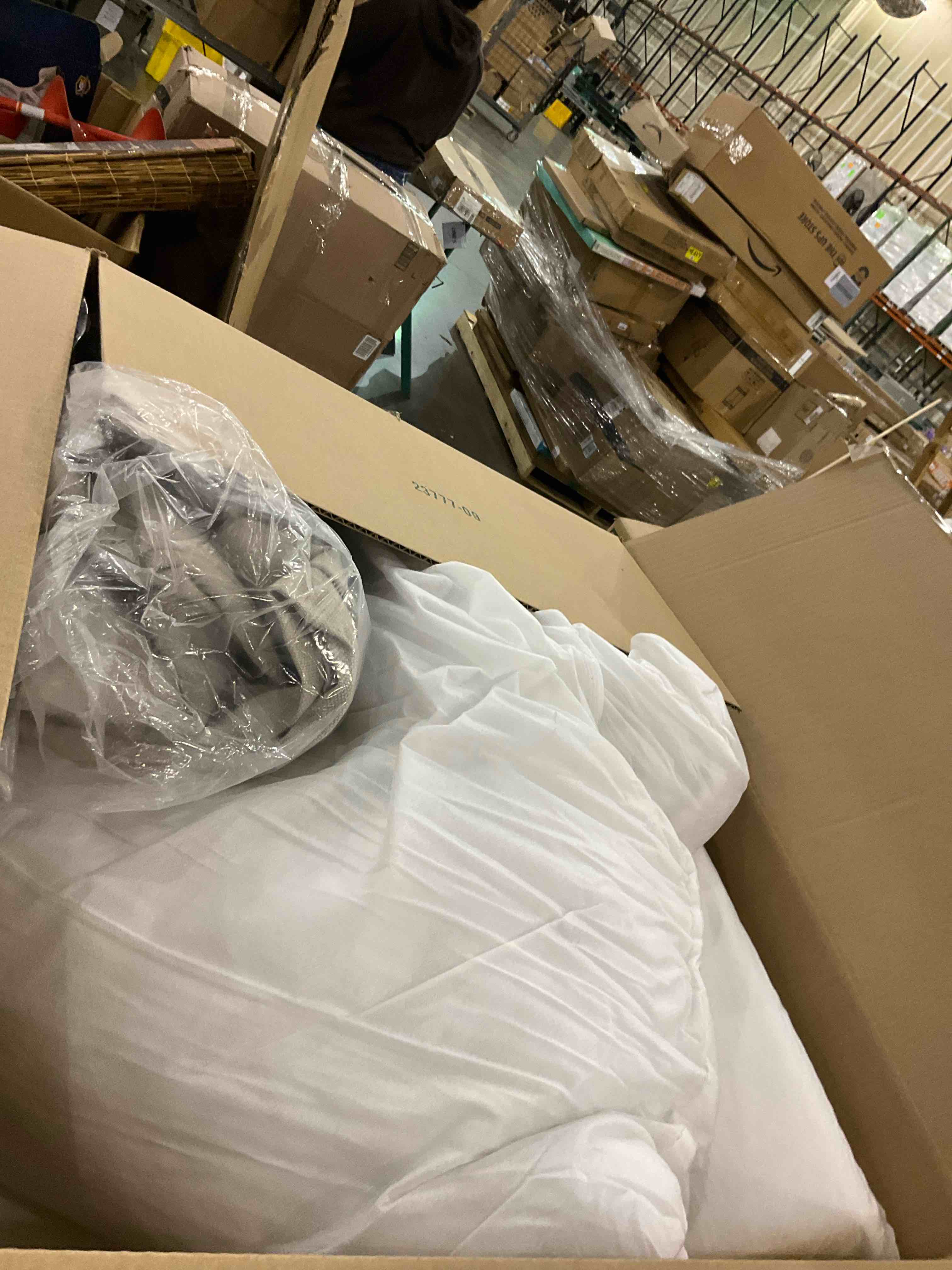 https://s3.amazonaws.com/lotting-images-prod/bidfta/GRA2046209_1739535599306.jpeg