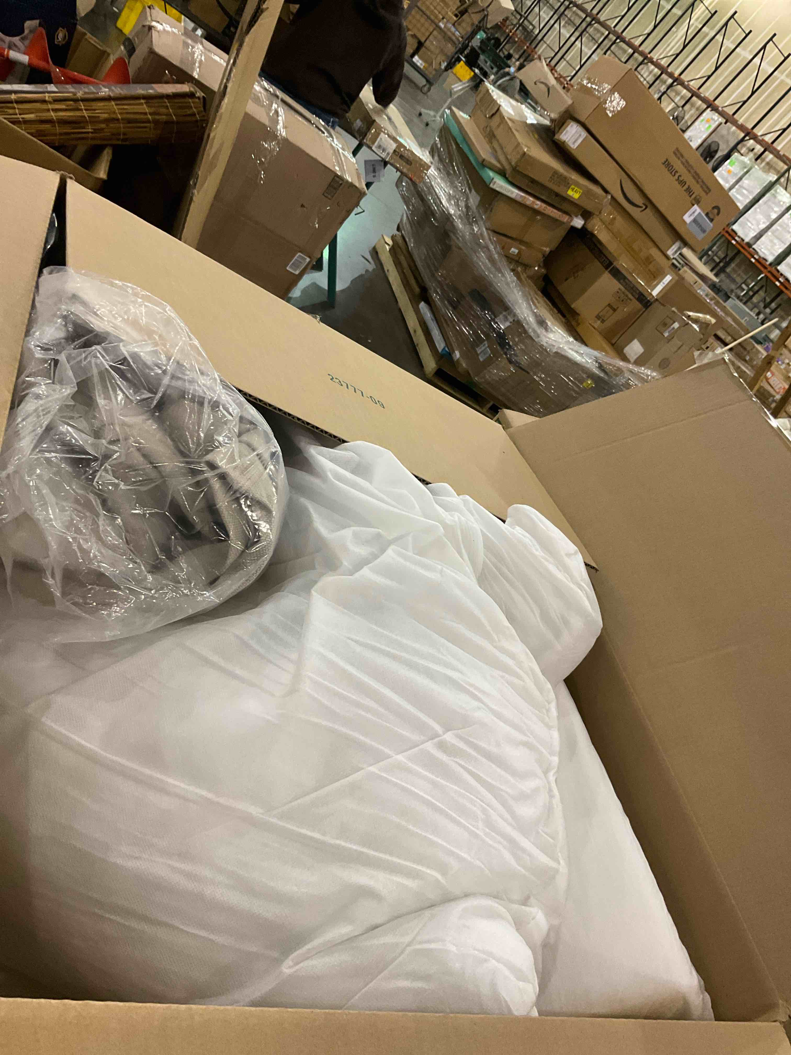 https://s3.amazonaws.com/lotting-images-prod/bidfta/GRA2046209_1739535600486.jpeg