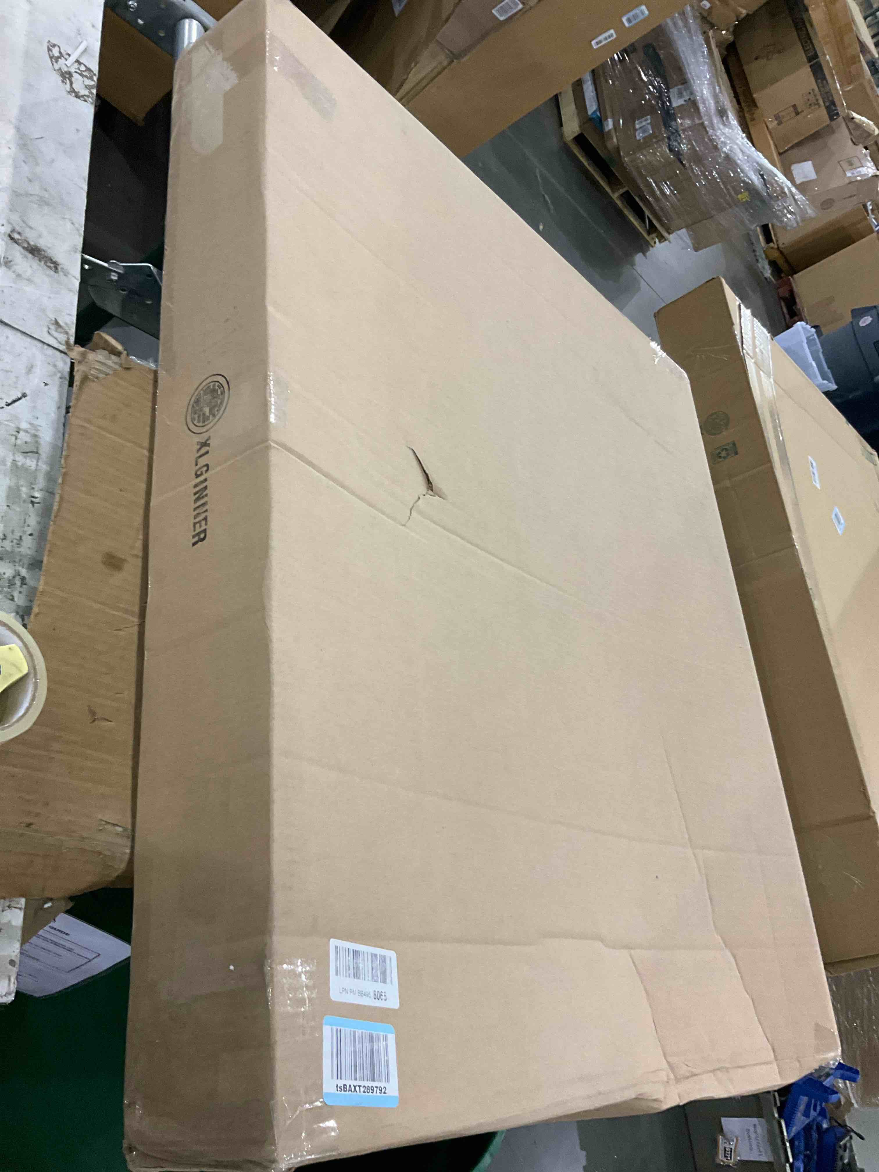 https://s3.amazonaws.com/lotting-images-prod/bidfta/GRA2046214_1739536311591.jpeg