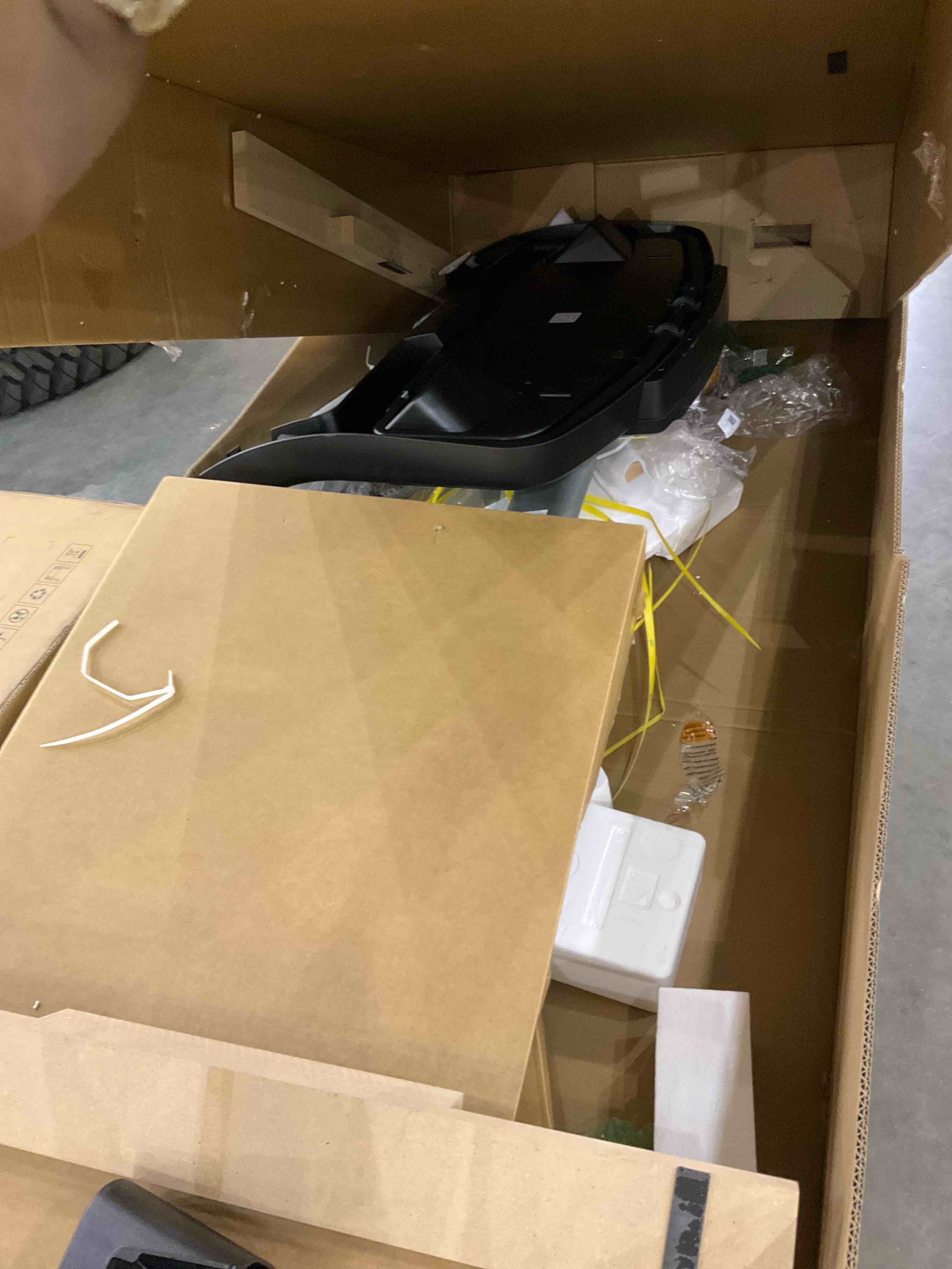 https://s3.amazonaws.com/lotting-images-prod/bidfta/GRA2046352_1739624203935.jpeg