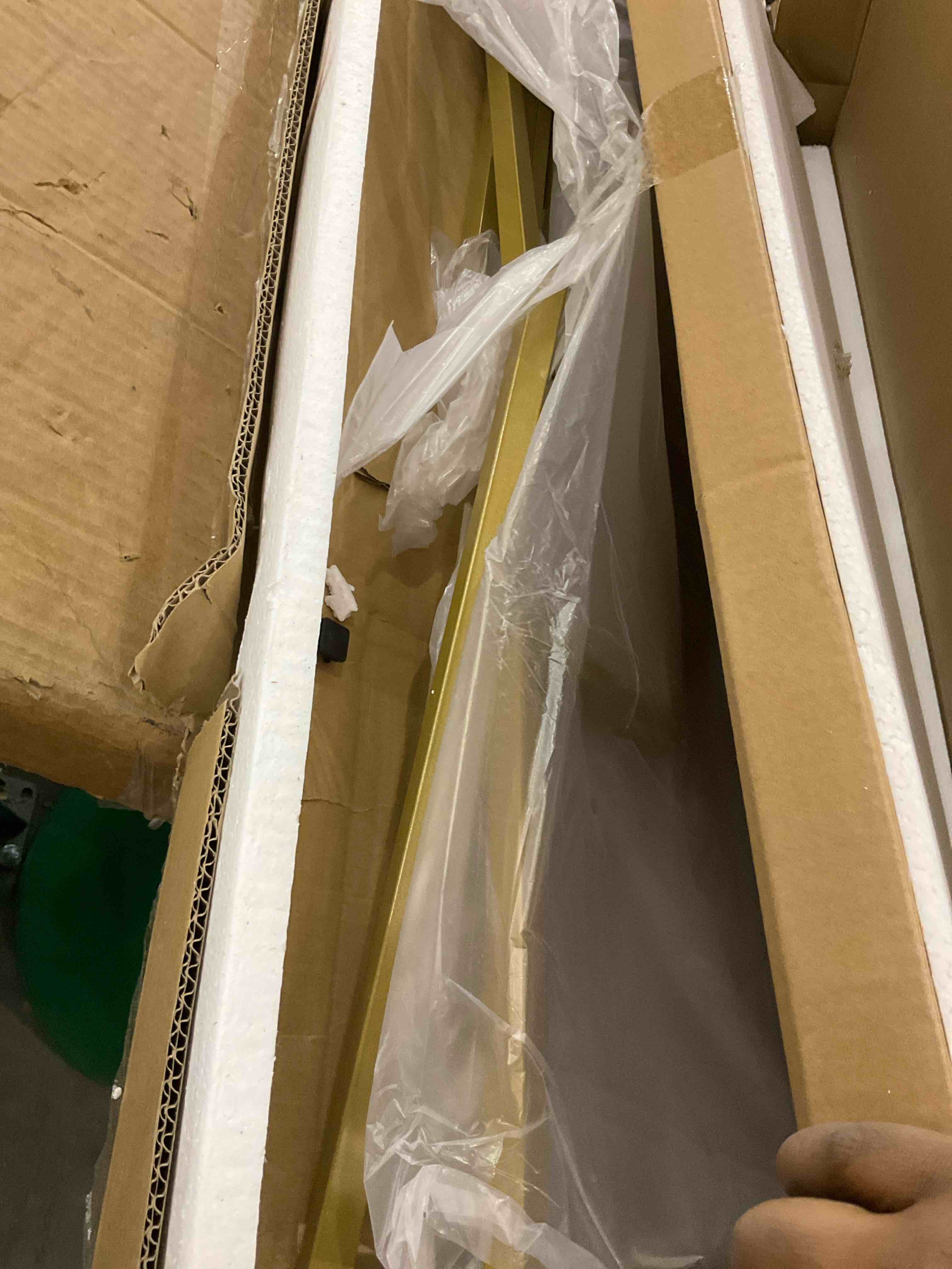 https://s3.amazonaws.com/lotting-images-prod/bidfta/GRA2046506_1739806297595.jpeg