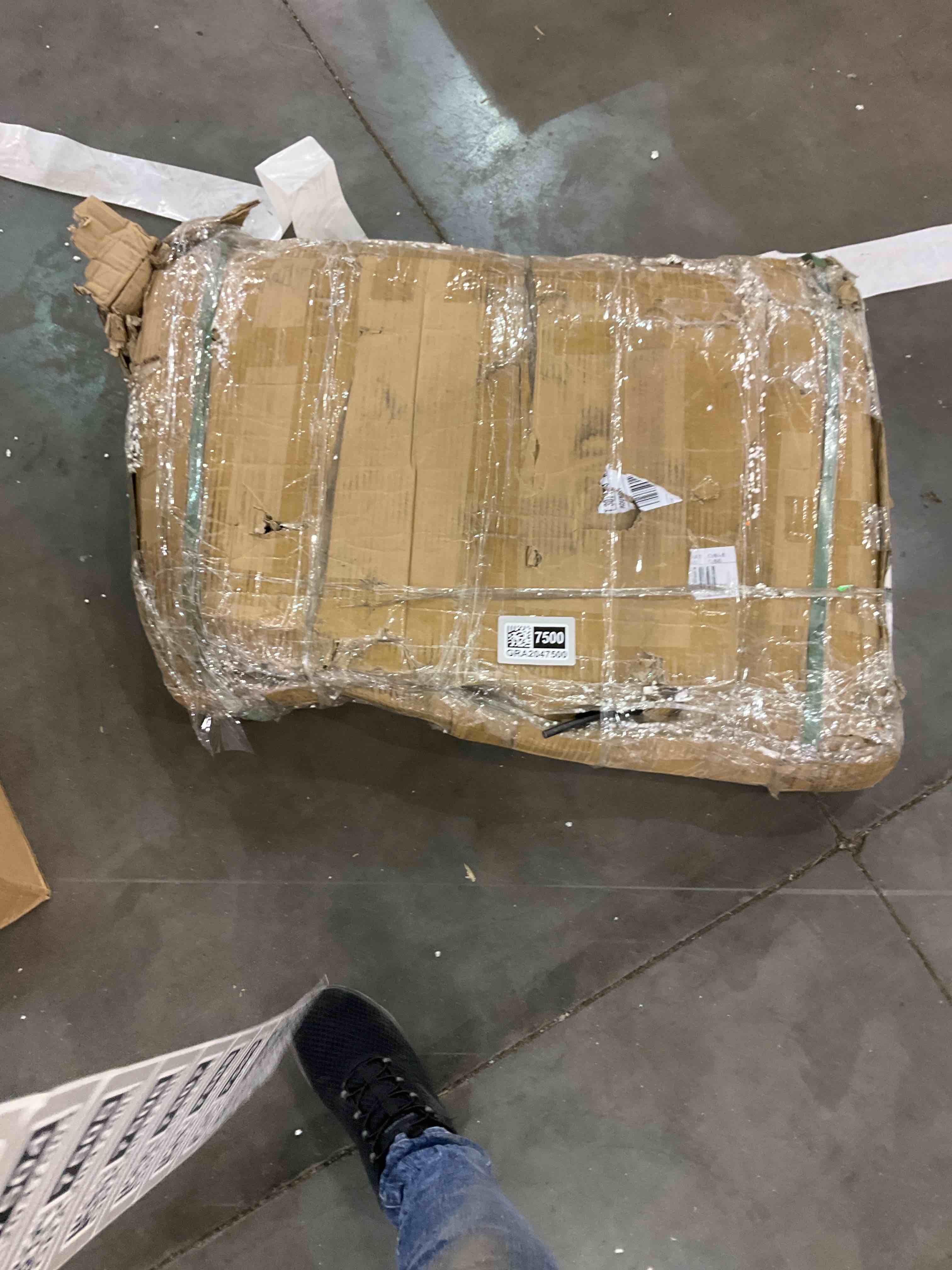 https://s3.amazonaws.com/lotting-images-prod/bidfta/GRA2047500_1739626930279.jpeg