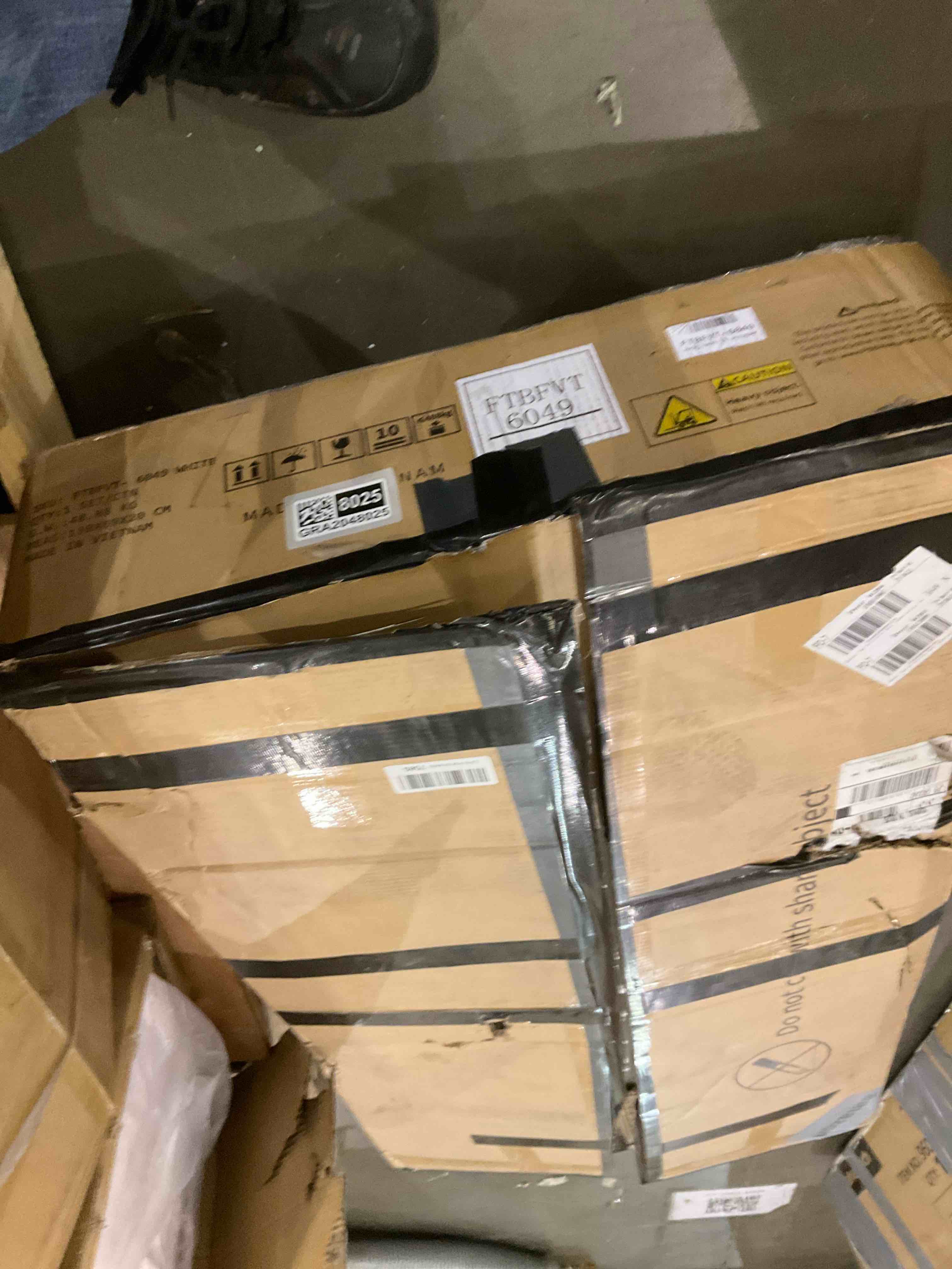 https://s3.amazonaws.com/lotting-images-prod/bidfta/GRA2048025_1740062597637.jpeg