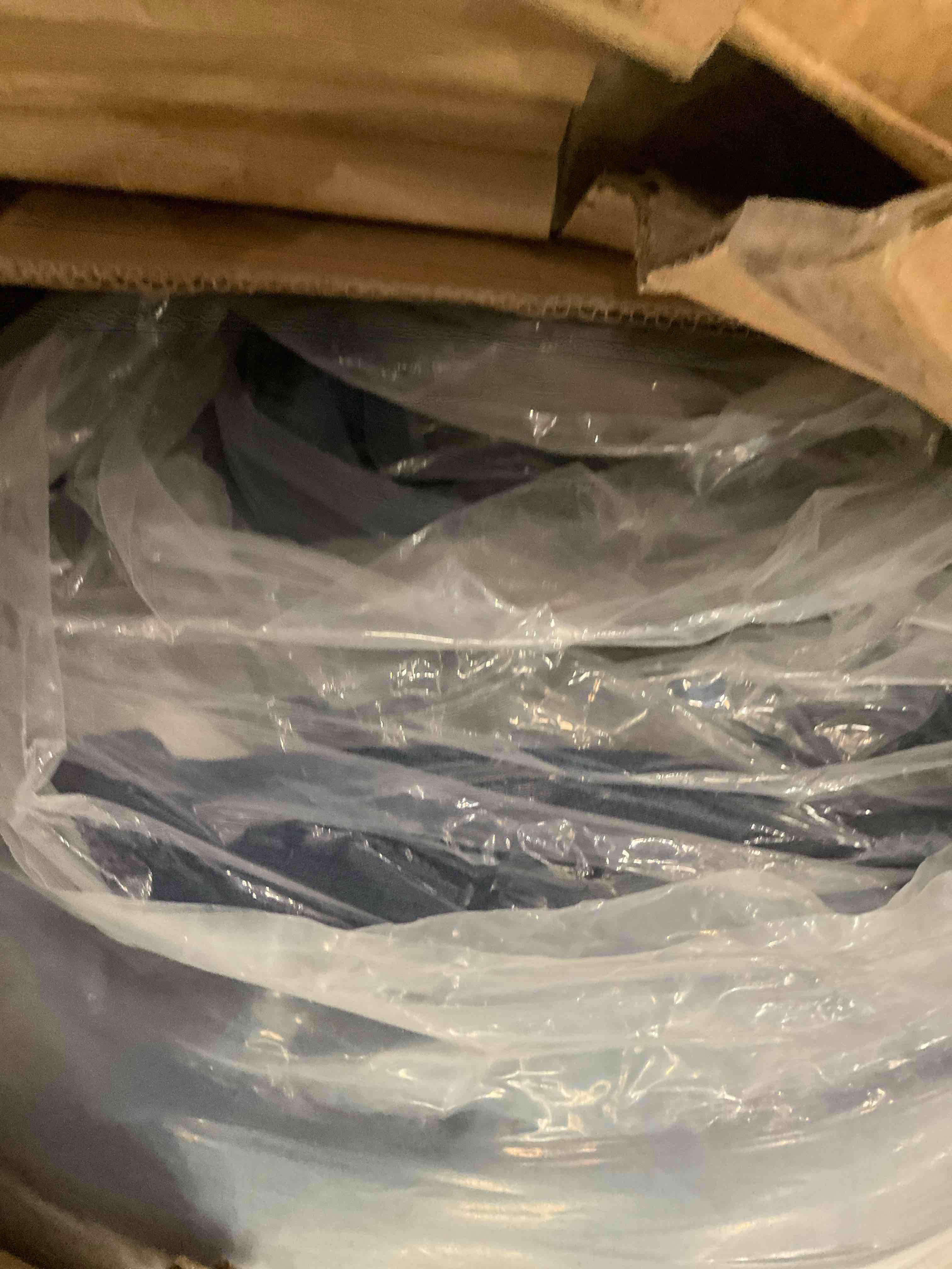 https://s3.amazonaws.com/lotting-images-prod/bidfta/GRA2048141_1740074982382.jpeg
