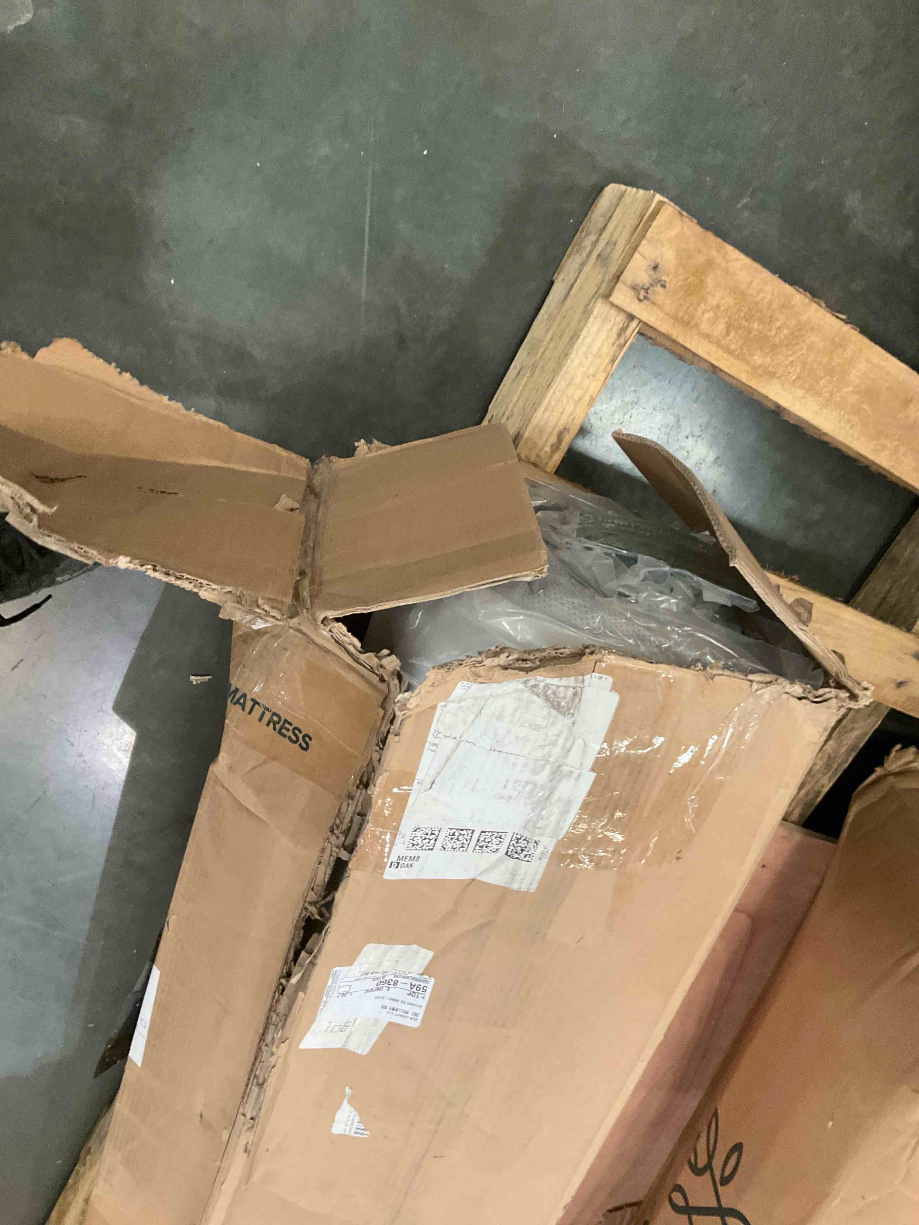 https://s3.amazonaws.com/lotting-images-prod/bidfta/GRA2048144_1740075126020.jpeg