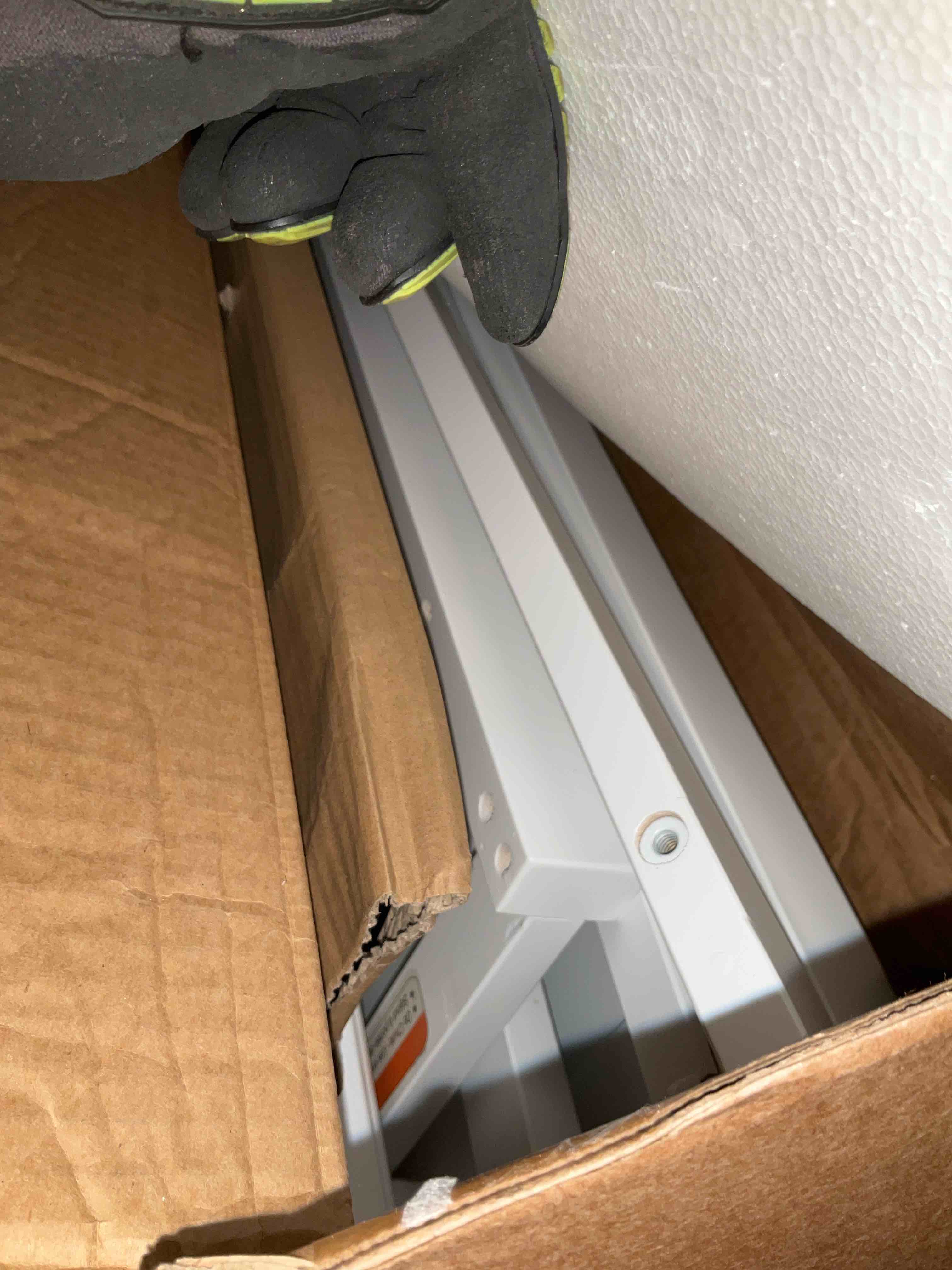https://s3.amazonaws.com/lotting-images-prod/bidfta/GRA2048150_1740075465899.jpeg