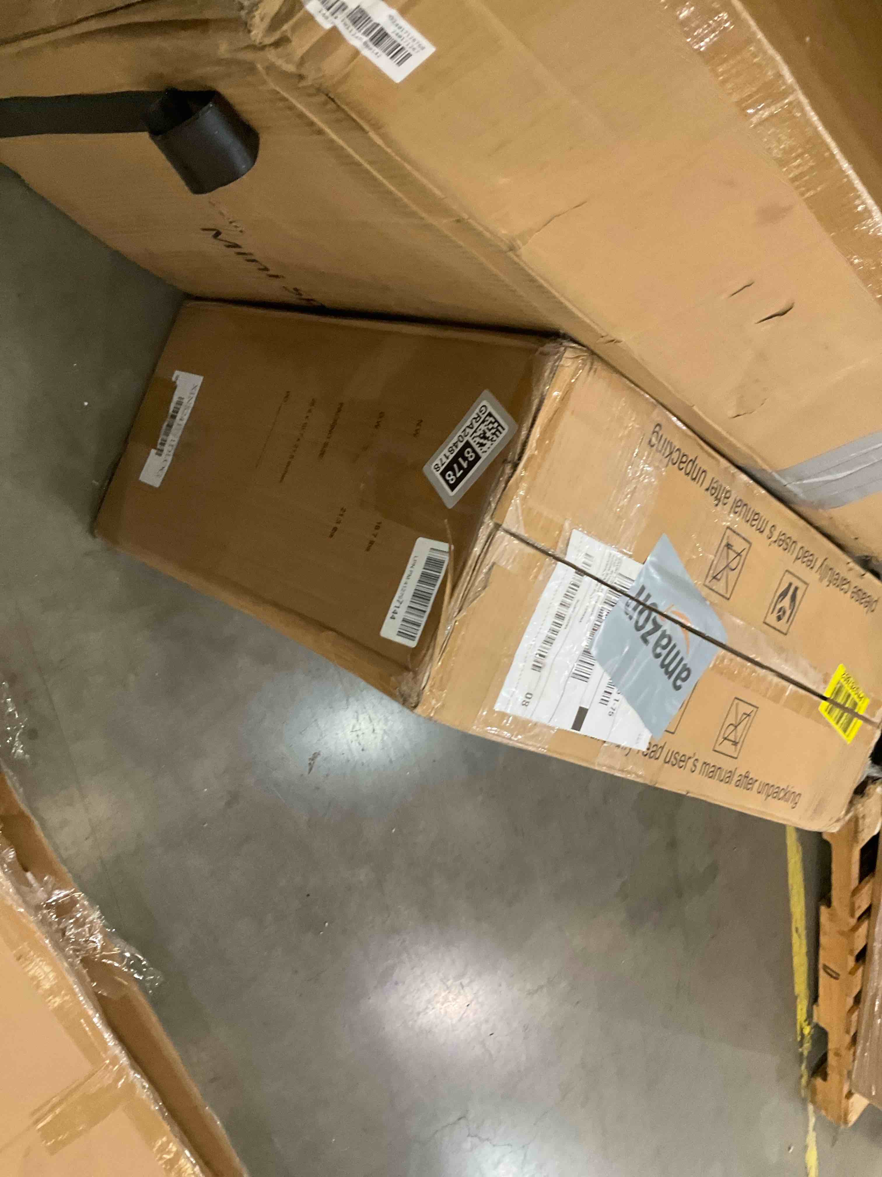 https://s3.amazonaws.com/lotting-images-prod/bidfta/GRA2048178_1740077418592.jpeg
