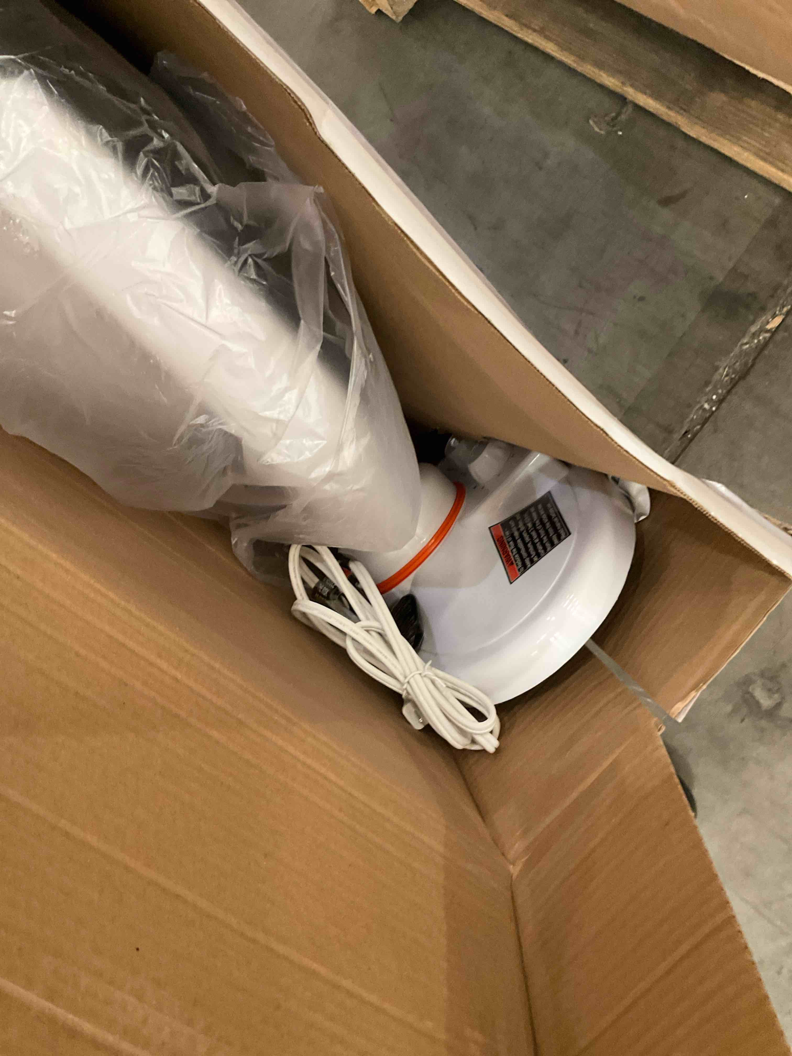 https://s3.amazonaws.com/lotting-images-prod/bidfta/GRA2048318_1740159682132.jpeg
