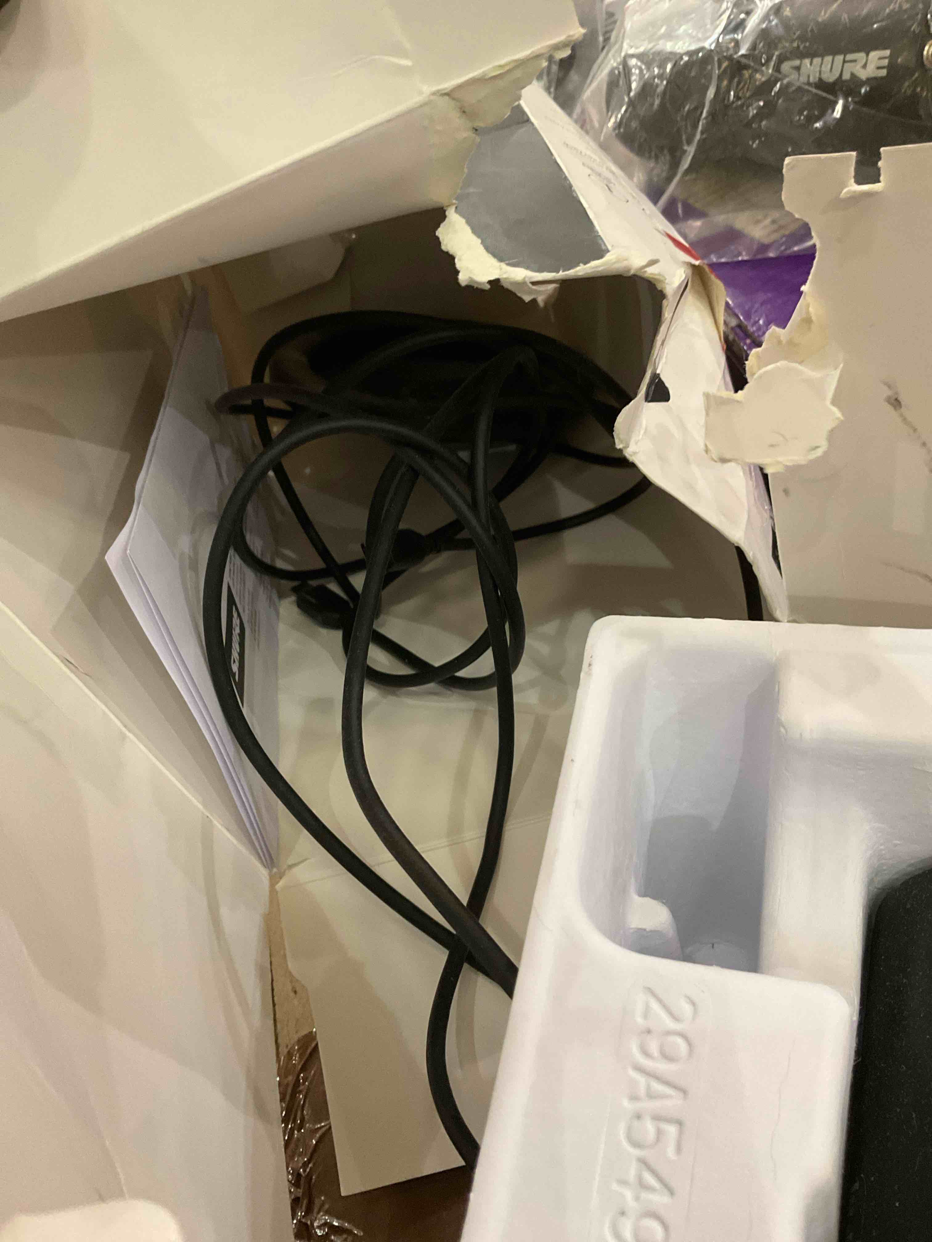 https://s3.amazonaws.com/lotting-images-prod/bidfta/GRA2049706_1740513405424.jpeg