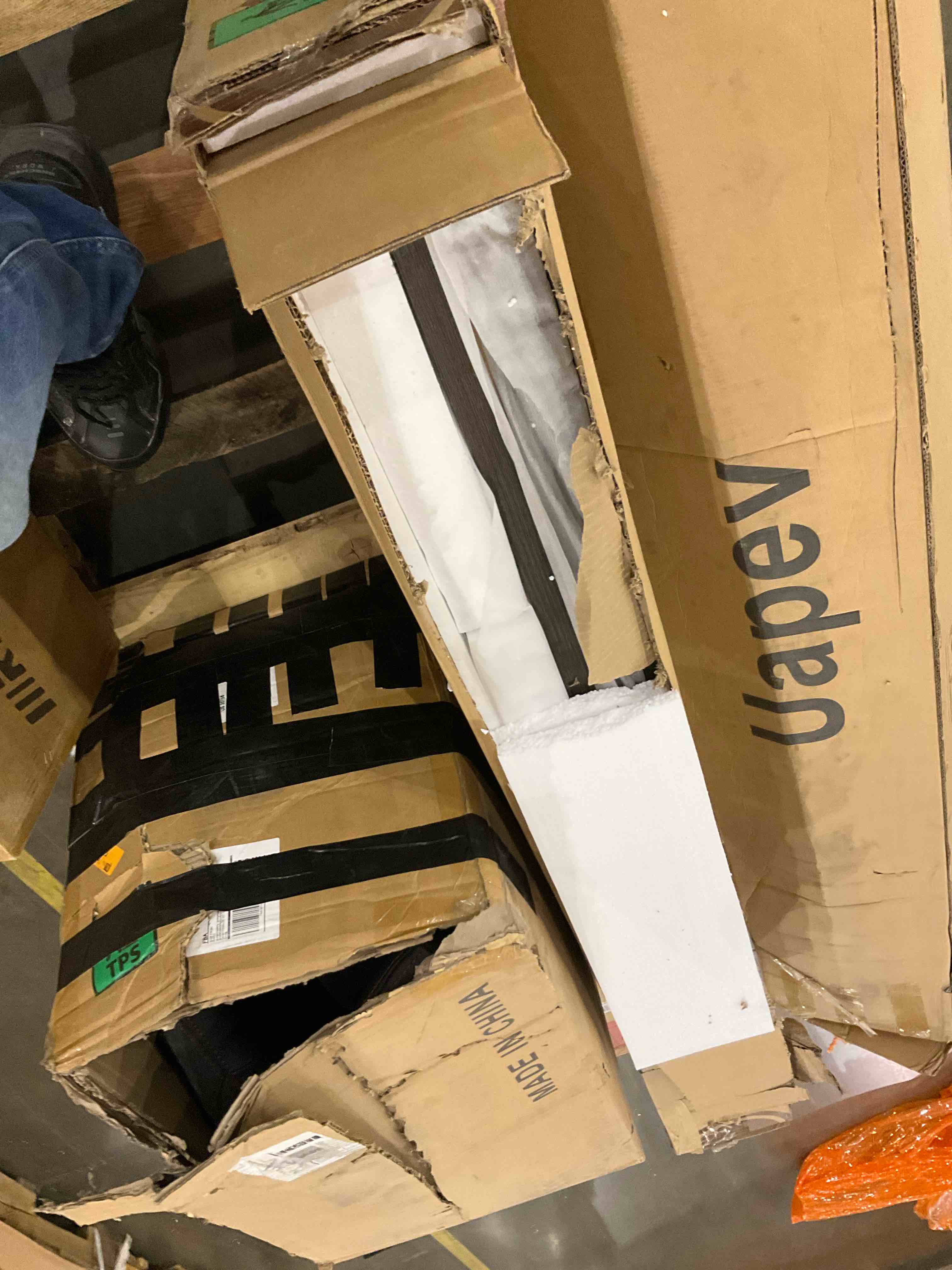 https://s3.amazonaws.com/lotting-images-prod/bidfta/GRA2050107_1738591074248.jpeg