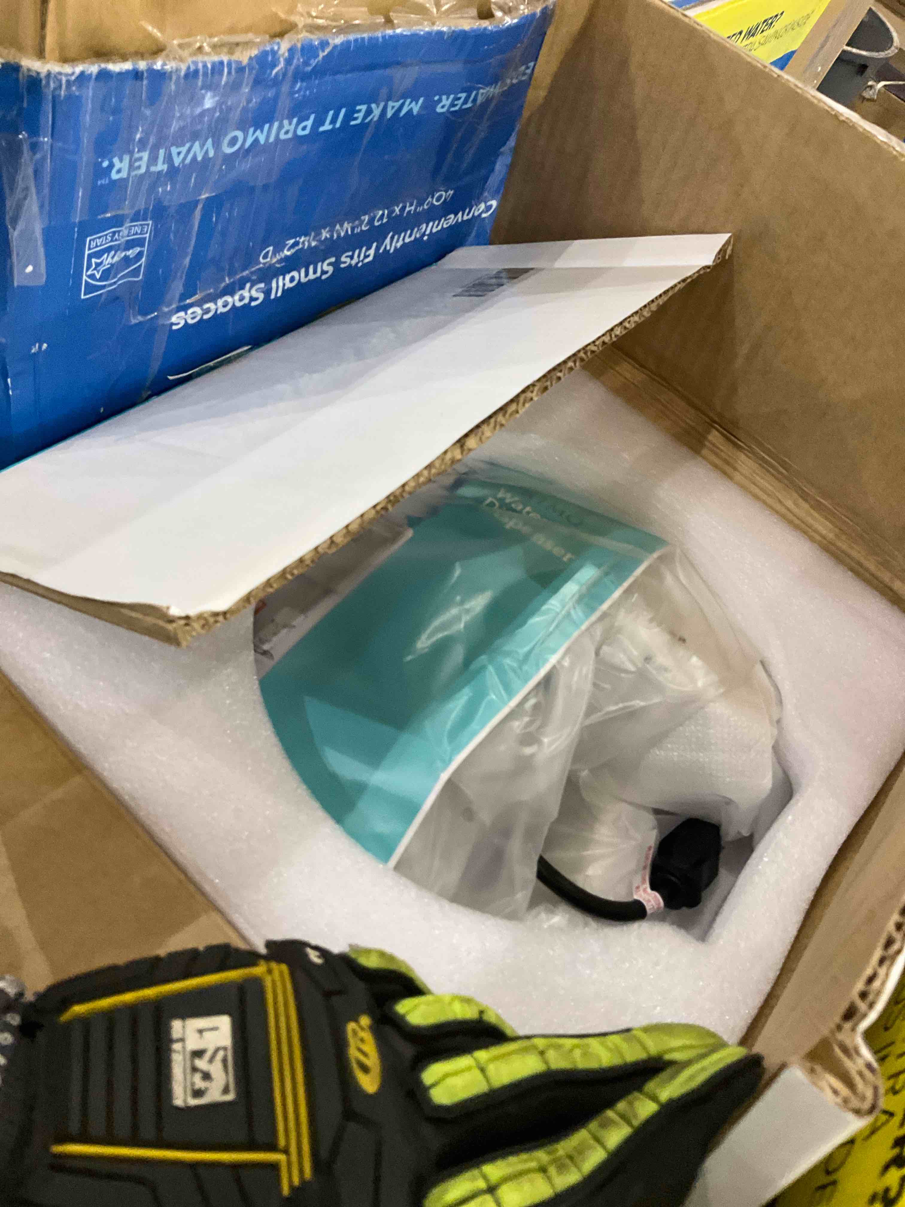 https://s3.amazonaws.com/lotting-images-prod/bidfta/GRA2050404_1738678921477.jpeg