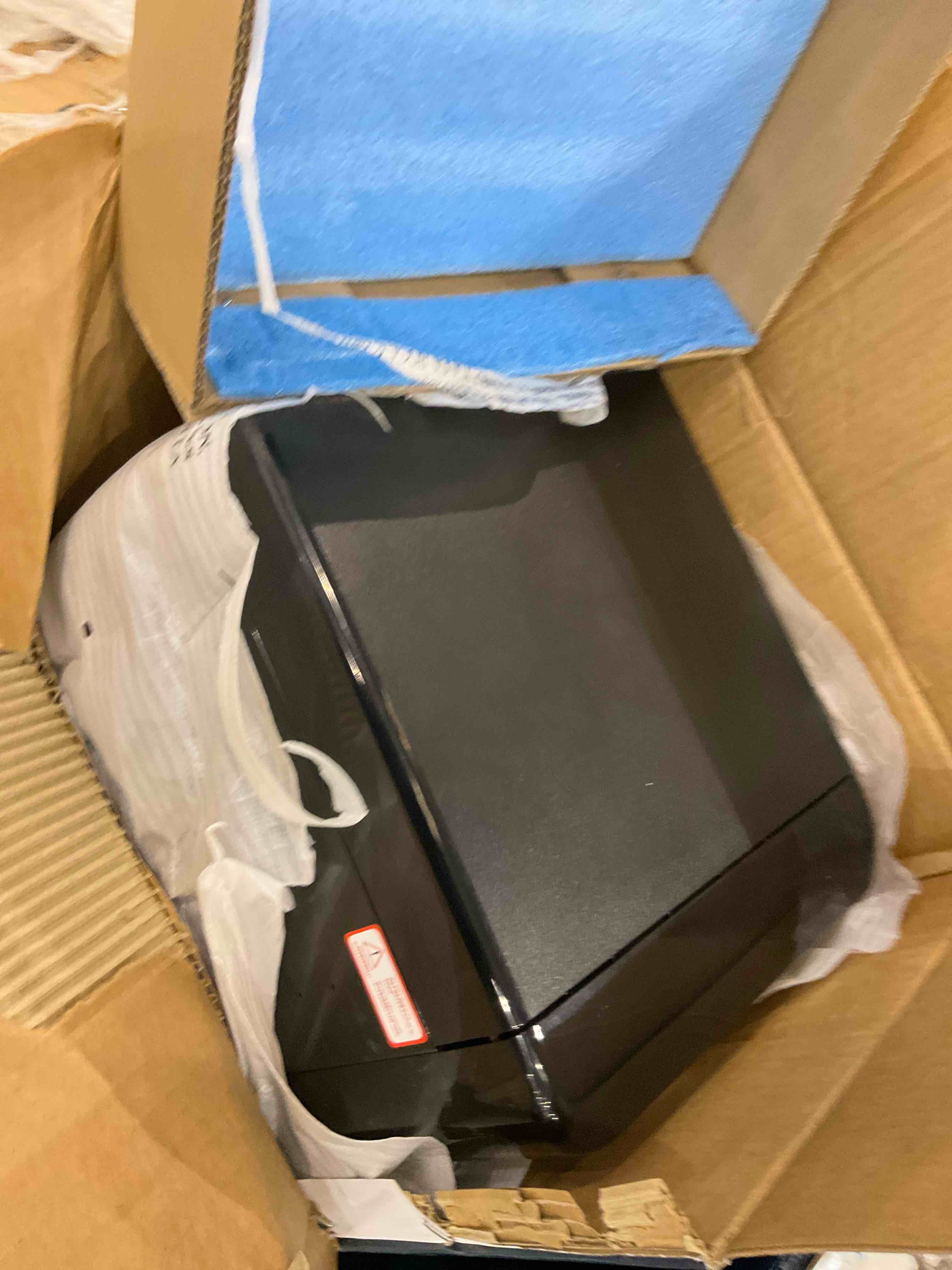 https://s3.amazonaws.com/lotting-images-prod/bidfta/GRA2050423_1738679623475.jpeg