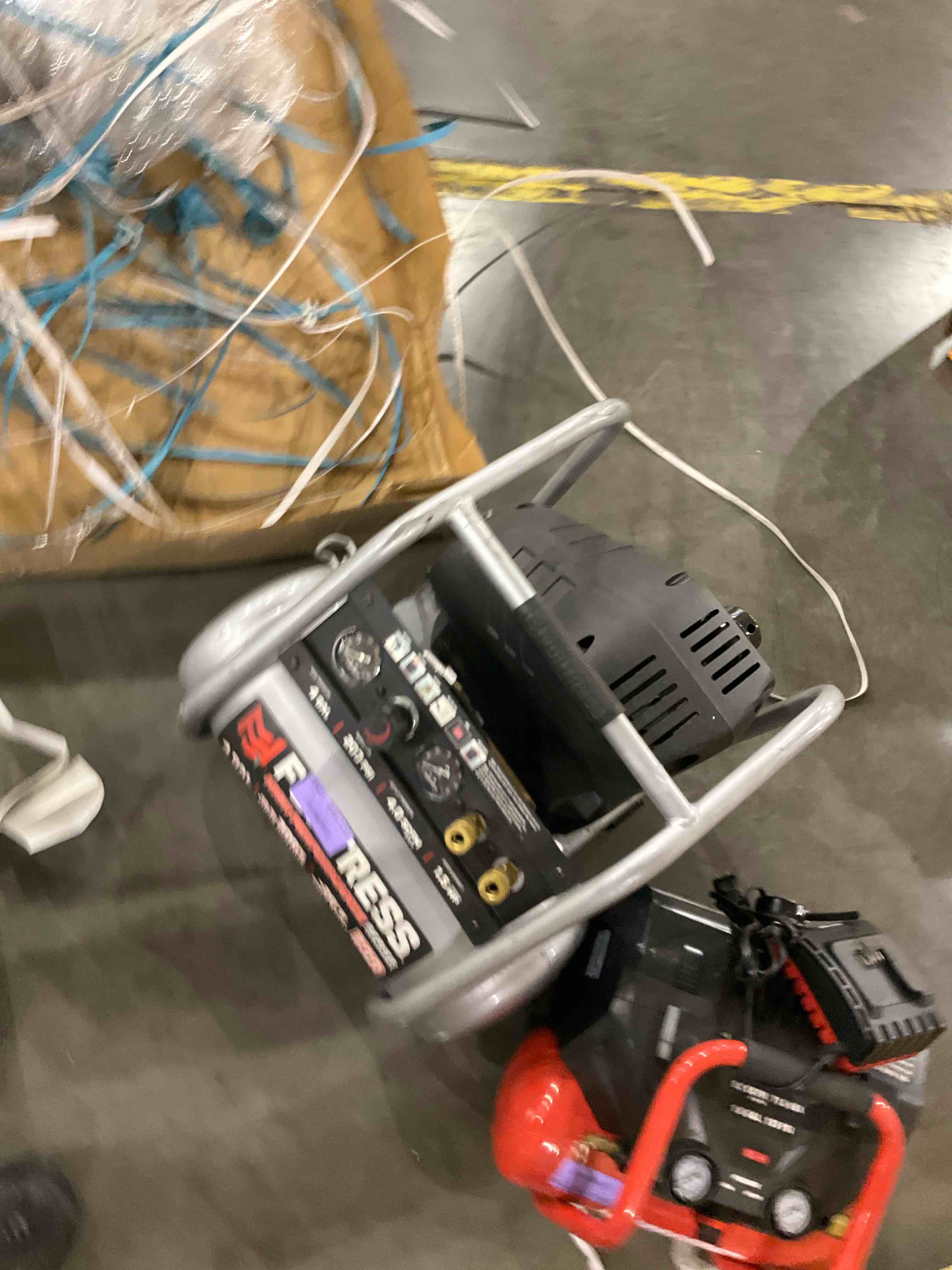 4 gal 200 psi air compressor 