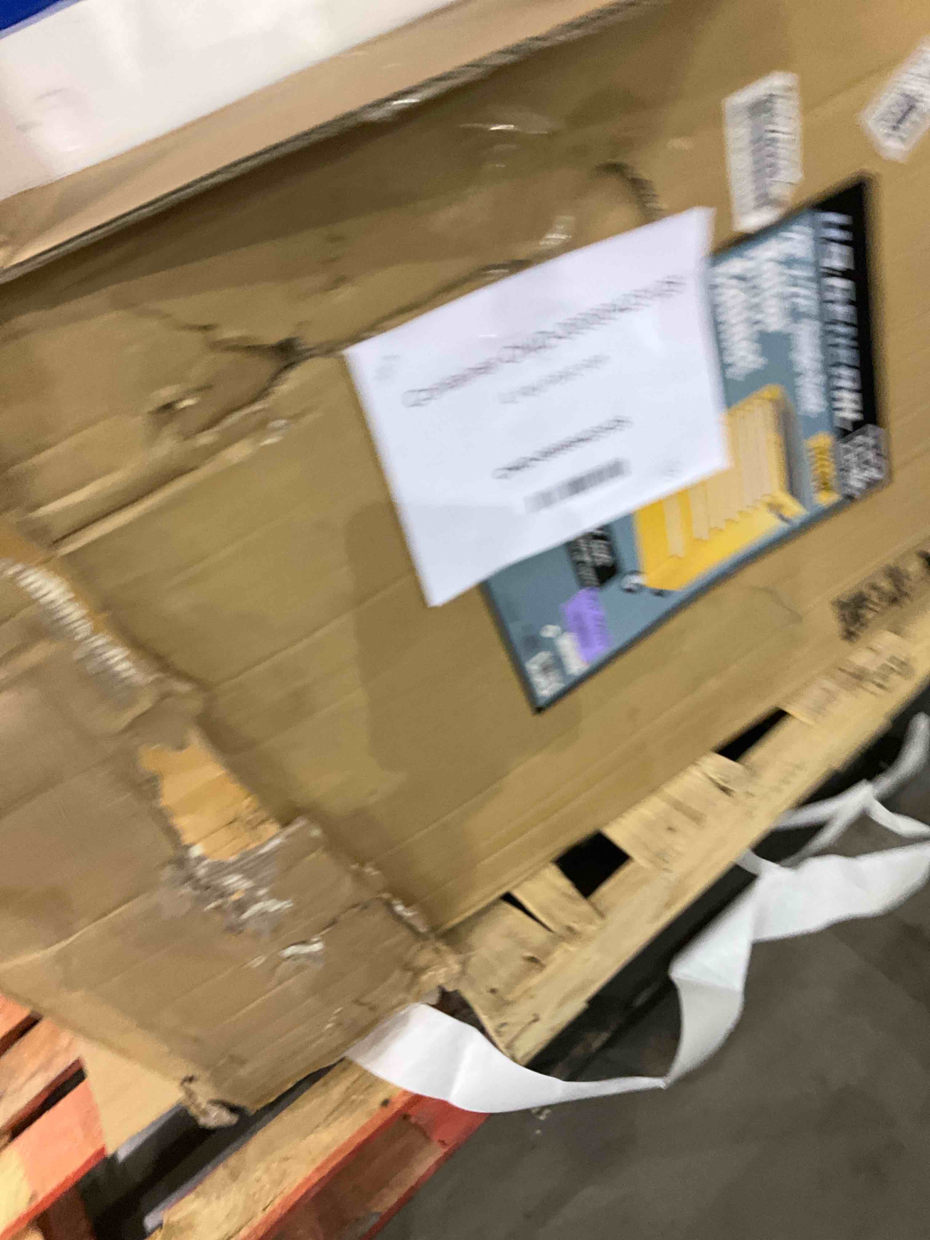 https://s3.amazonaws.com/lotting-images-prod/bidfta/GRA2051440_1738936350671.jpeg