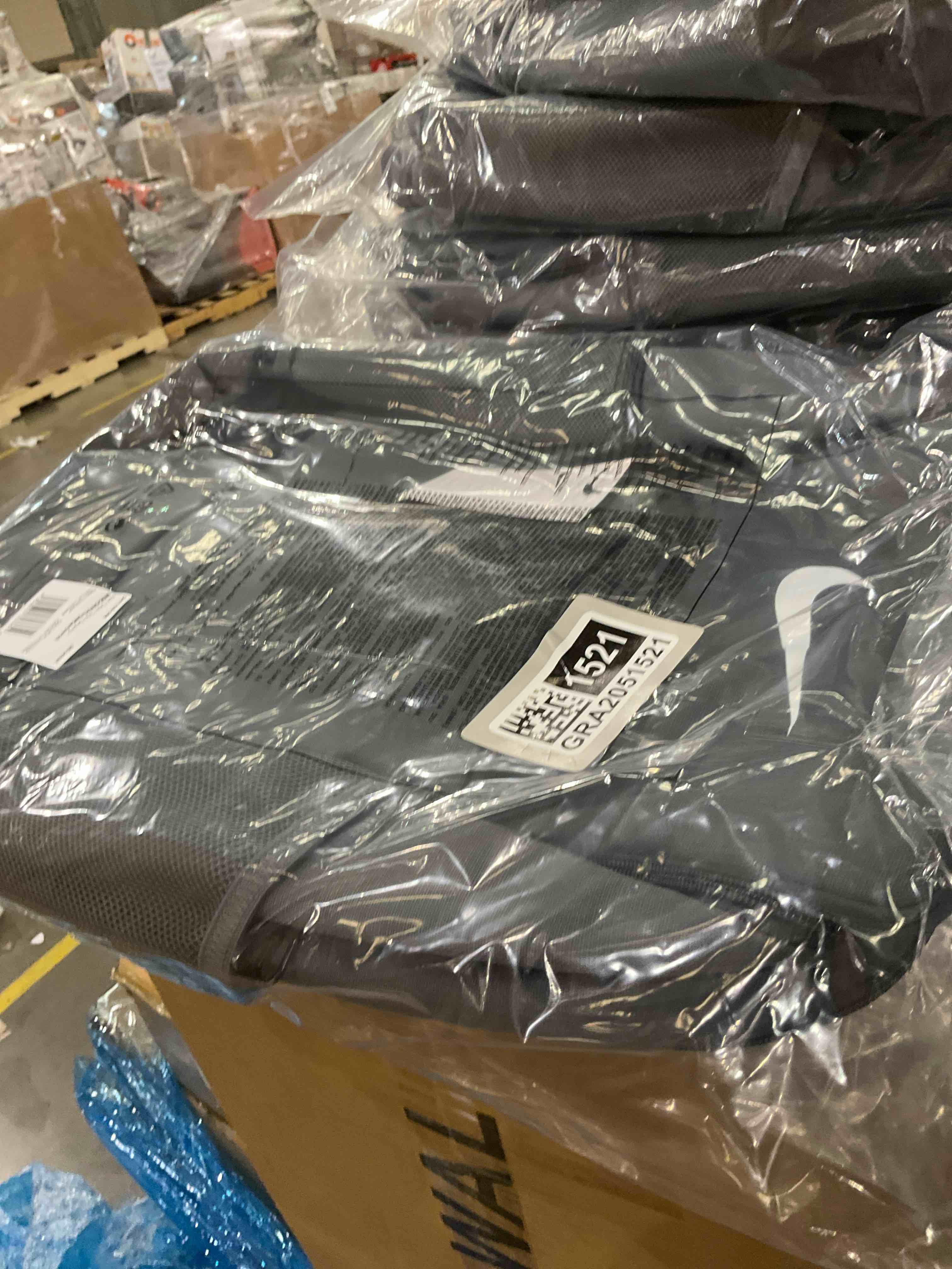 https://s3.amazonaws.com/lotting-images-prod/bidfta/GRA2051527_1738946397901.jpeg