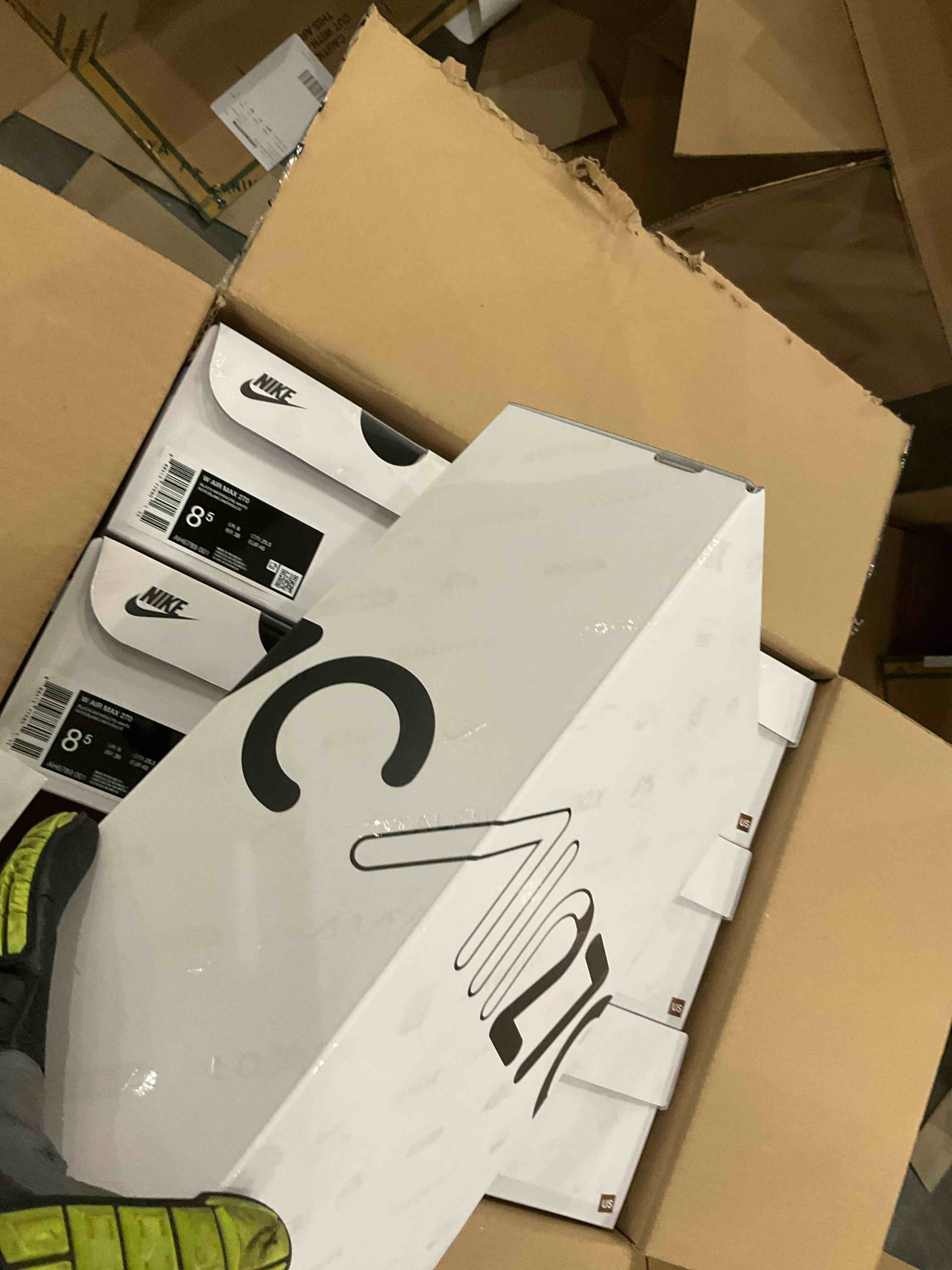 https://s3.amazonaws.com/lotting-images-prod/bidfta/GRA2051724_1738953432672.jpeg