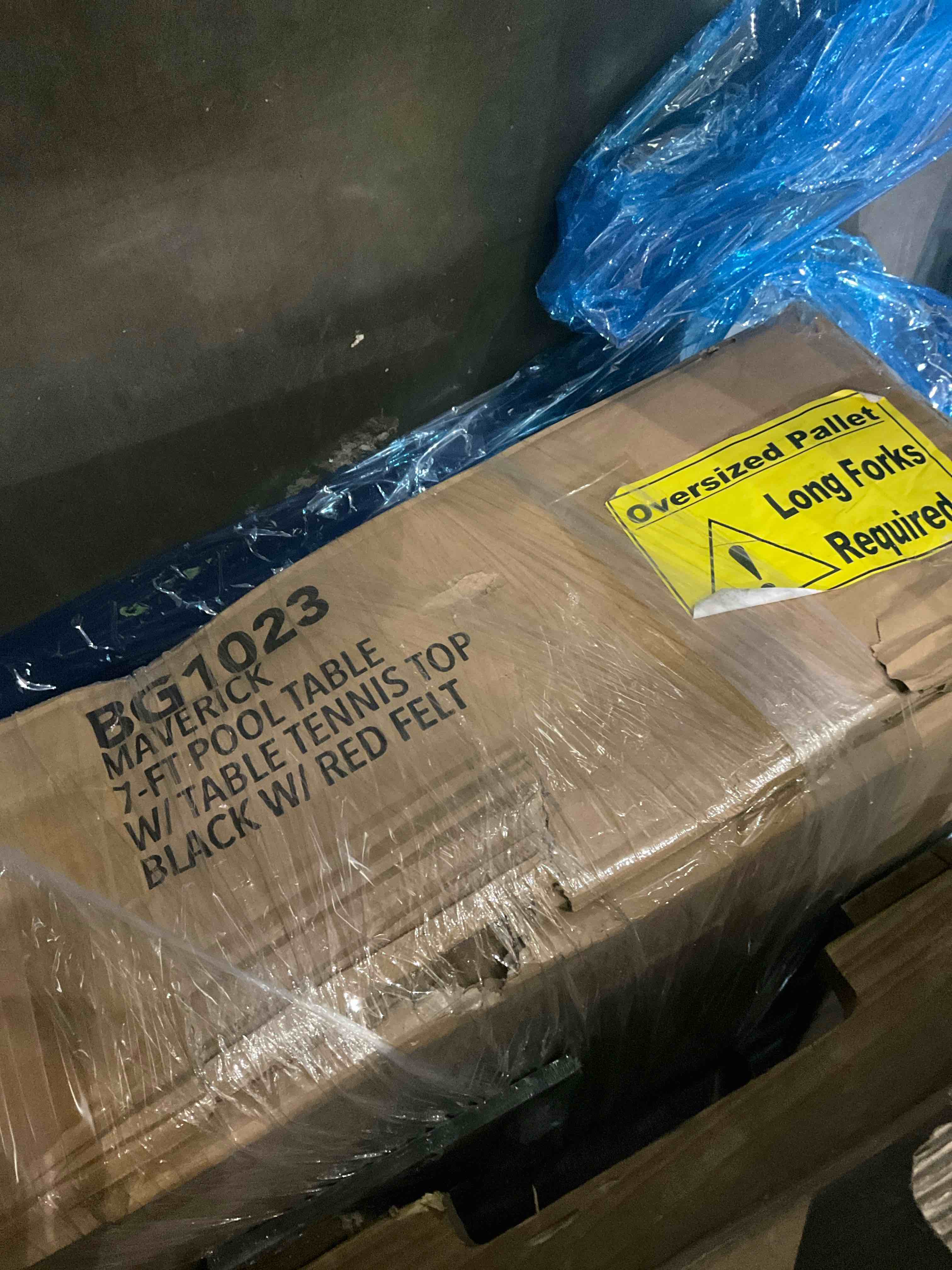 Maverick 7 ft pool table 