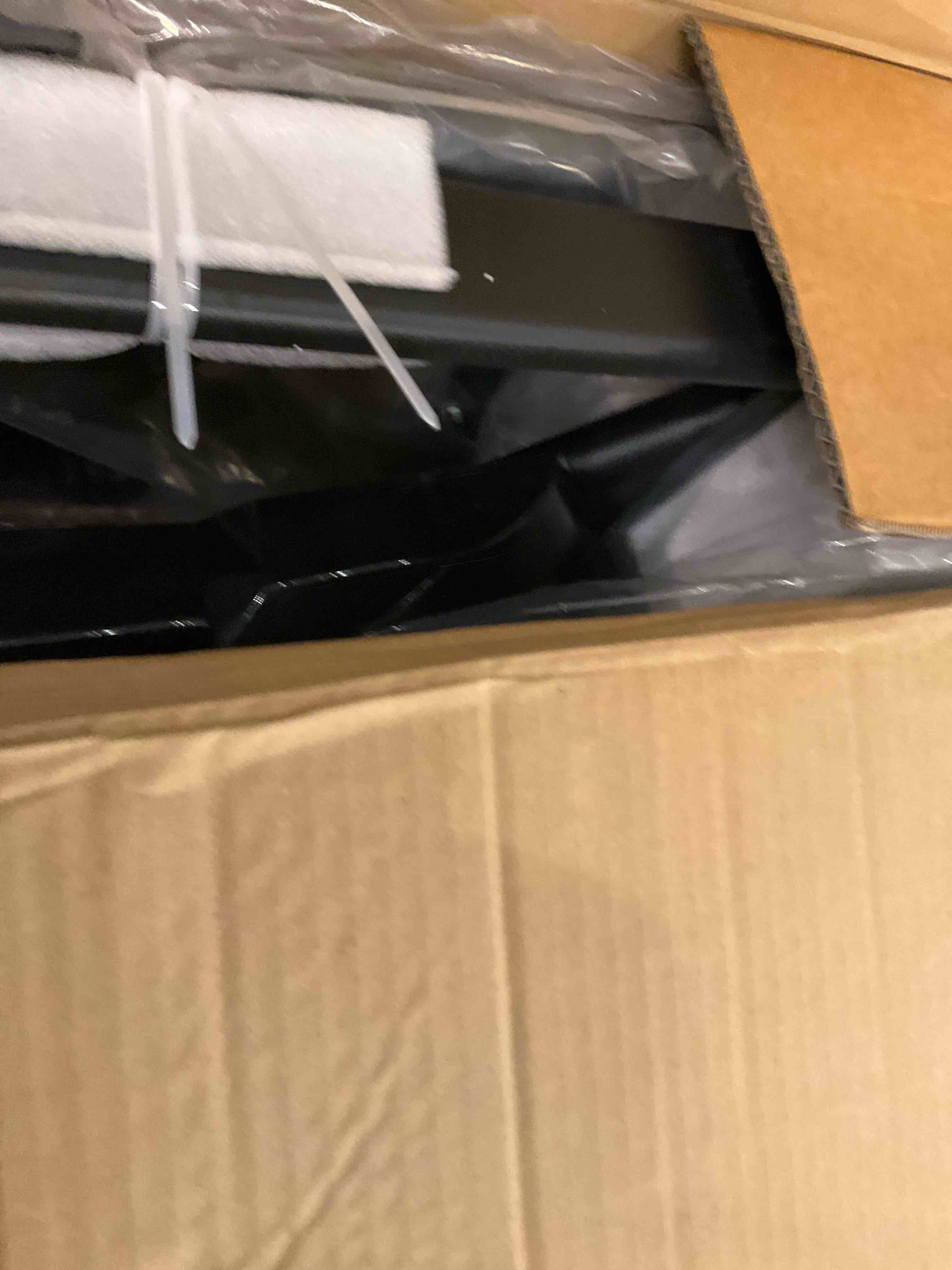 https://s3.amazonaws.com/lotting-images-prod/bidfta/GRA2052142_1739209301025.jpeg
