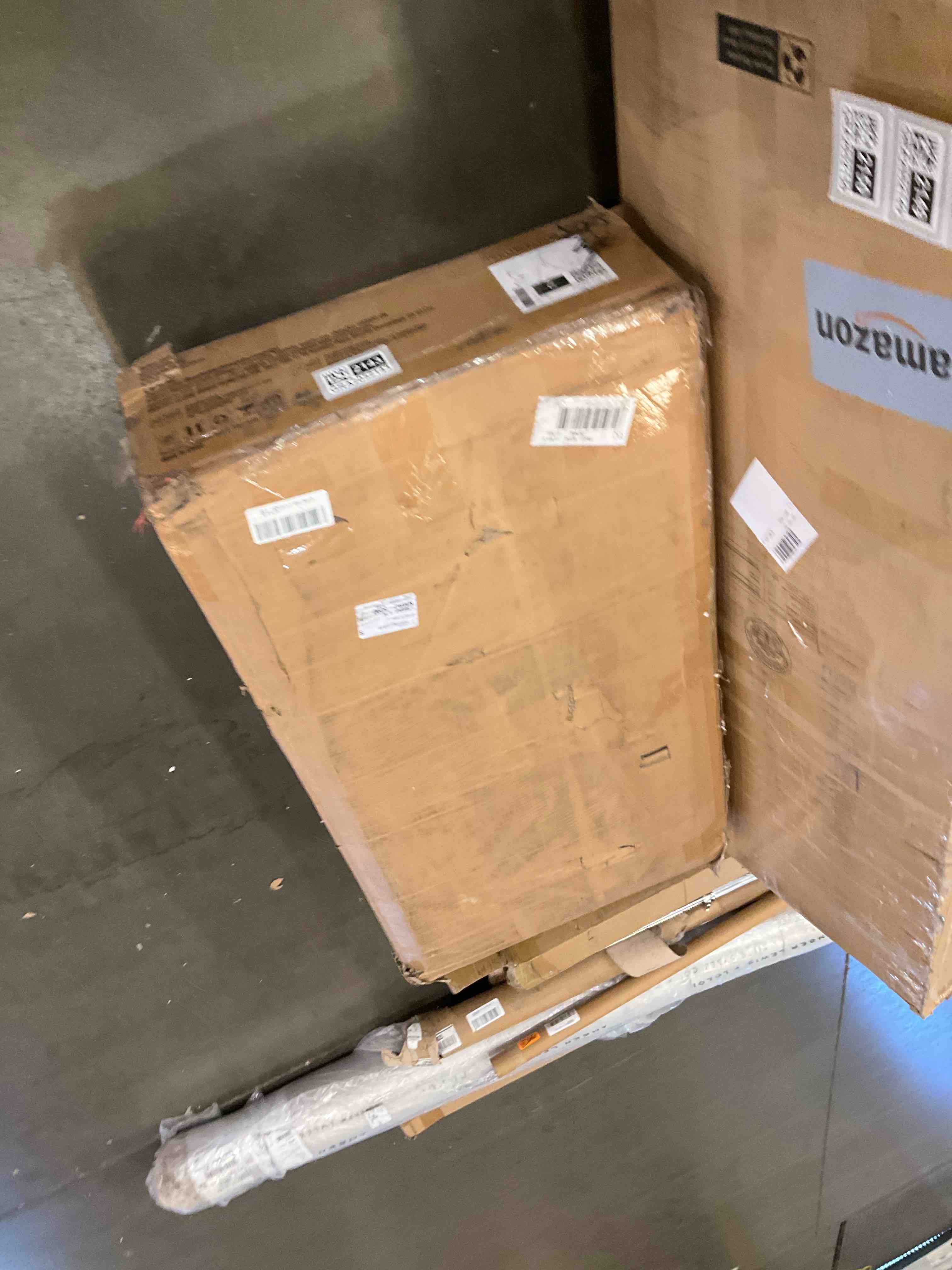 https://s3.amazonaws.com/lotting-images-prod/bidfta/GRA2052143_1739209354582.jpeg