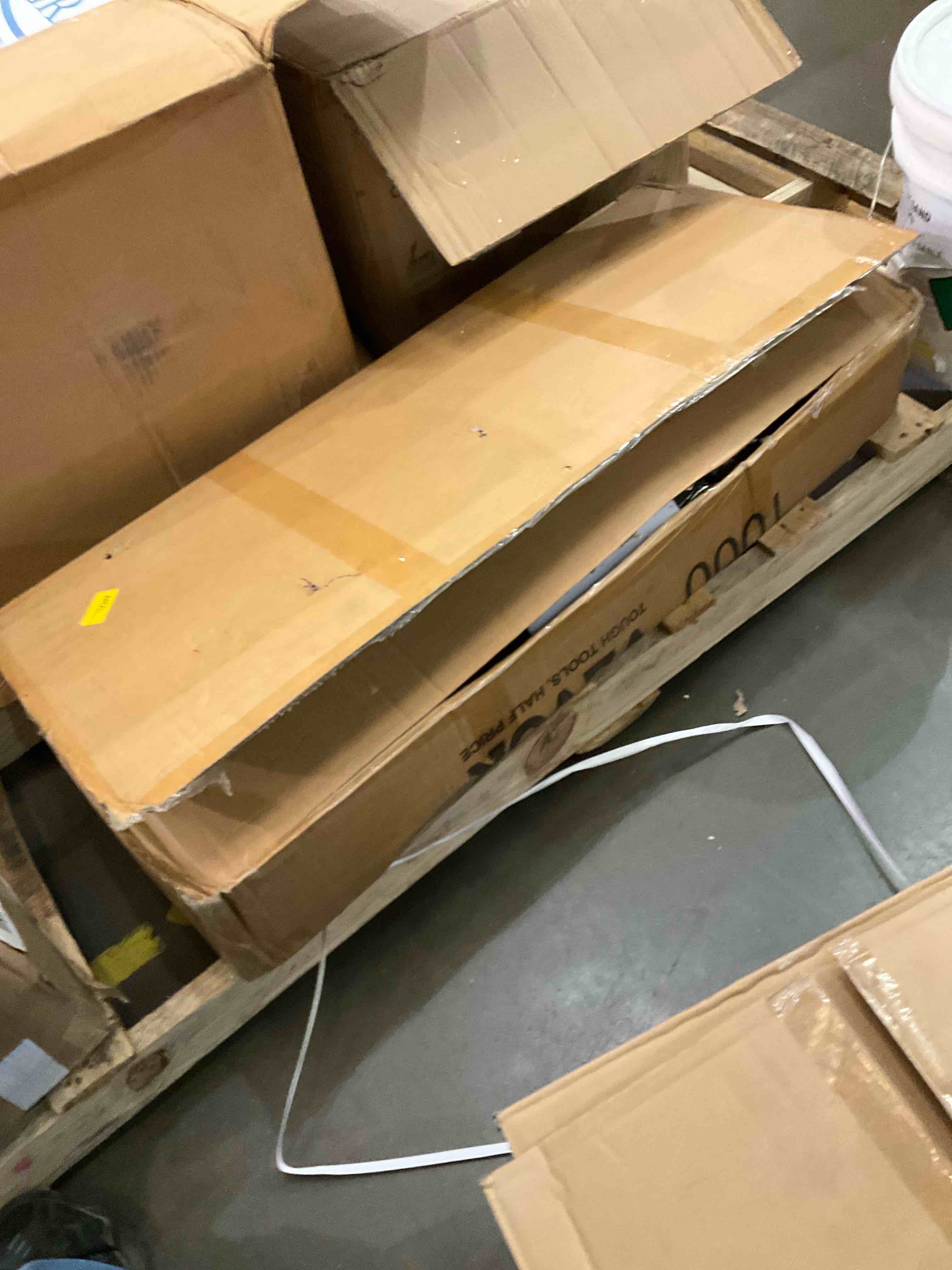 https://s3.amazonaws.com/lotting-images-prod/bidfta/GRA2052210_1739215520057.jpeg