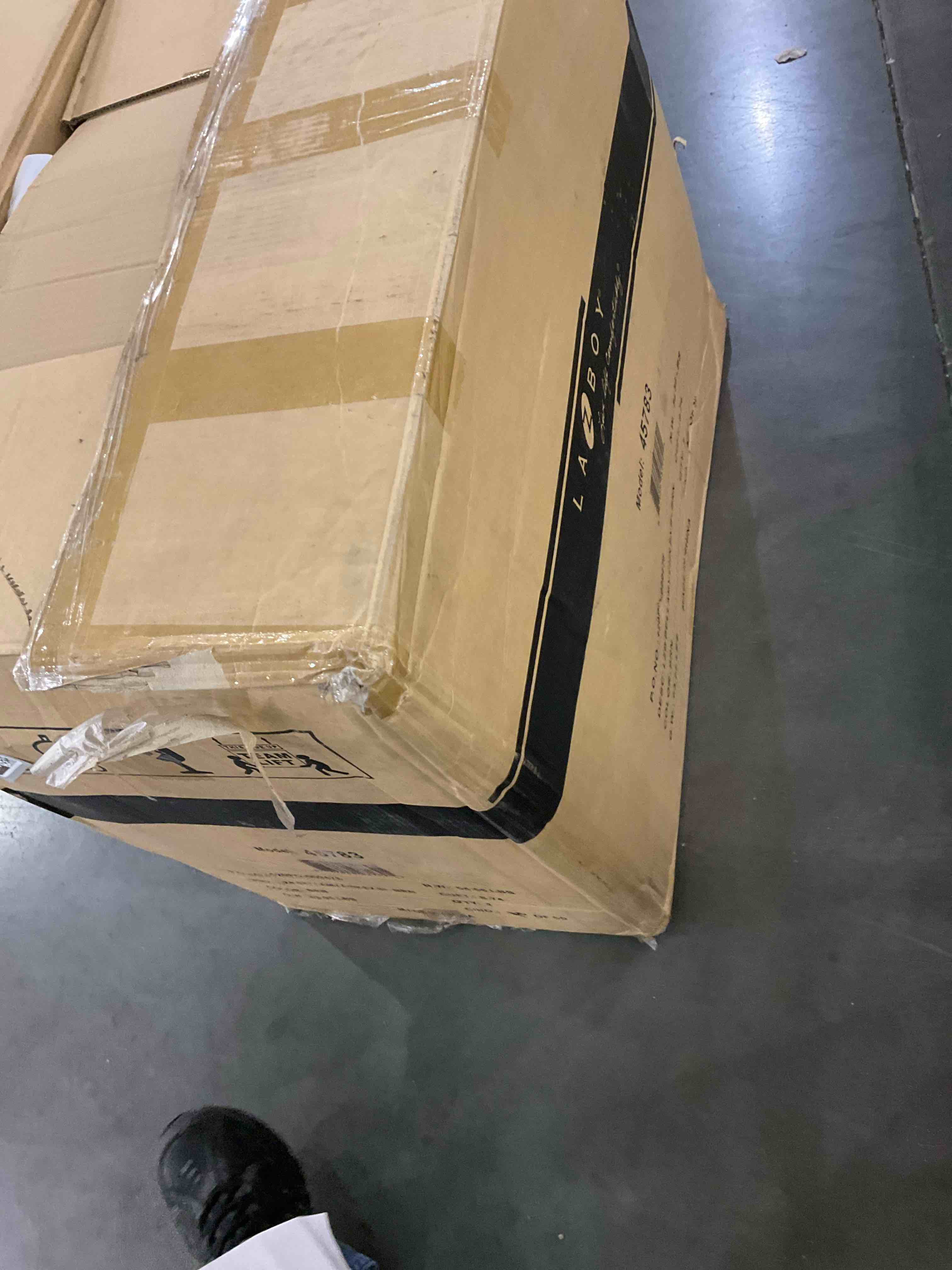 https://s3.amazonaws.com/lotting-images-prod/bidfta/GRA2052360_1739364444006.jpeg