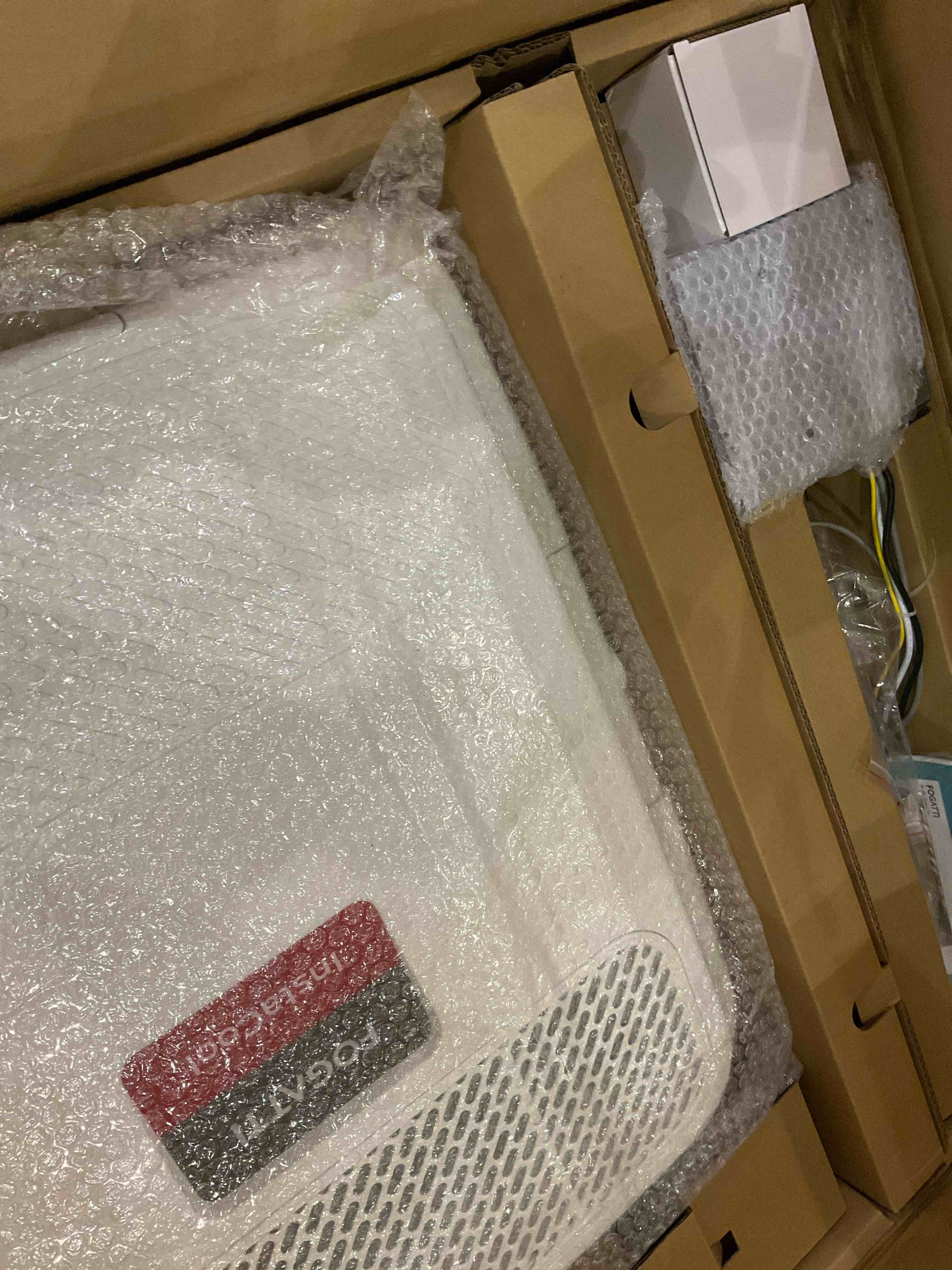 https://s3.amazonaws.com/lotting-images-prod/bidfta/GRA2052527_1739381790150.jpeg